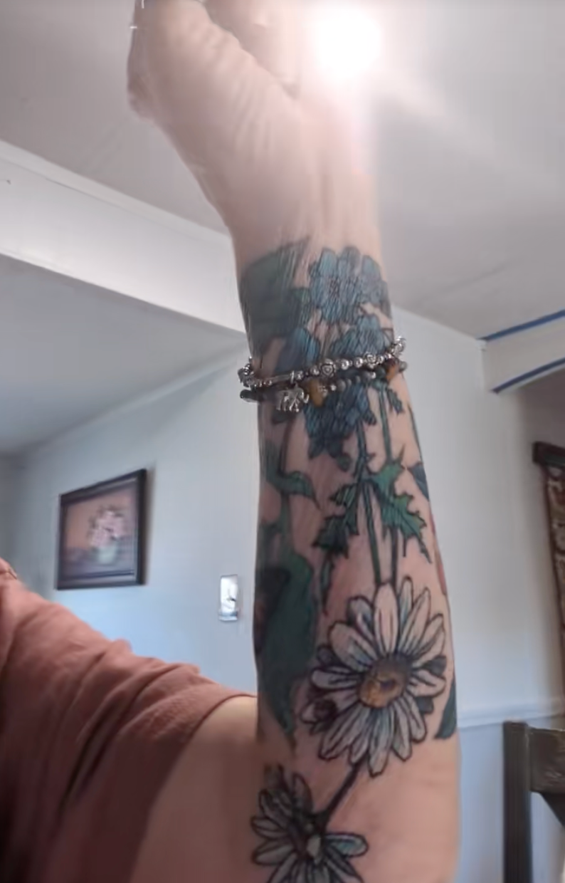 Rose shouted out her tattoo artist in Utah for getting great color onto her "vintage skin."