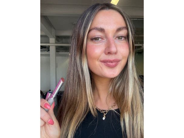 Sabrina testing Clinique almost nude lipstick
