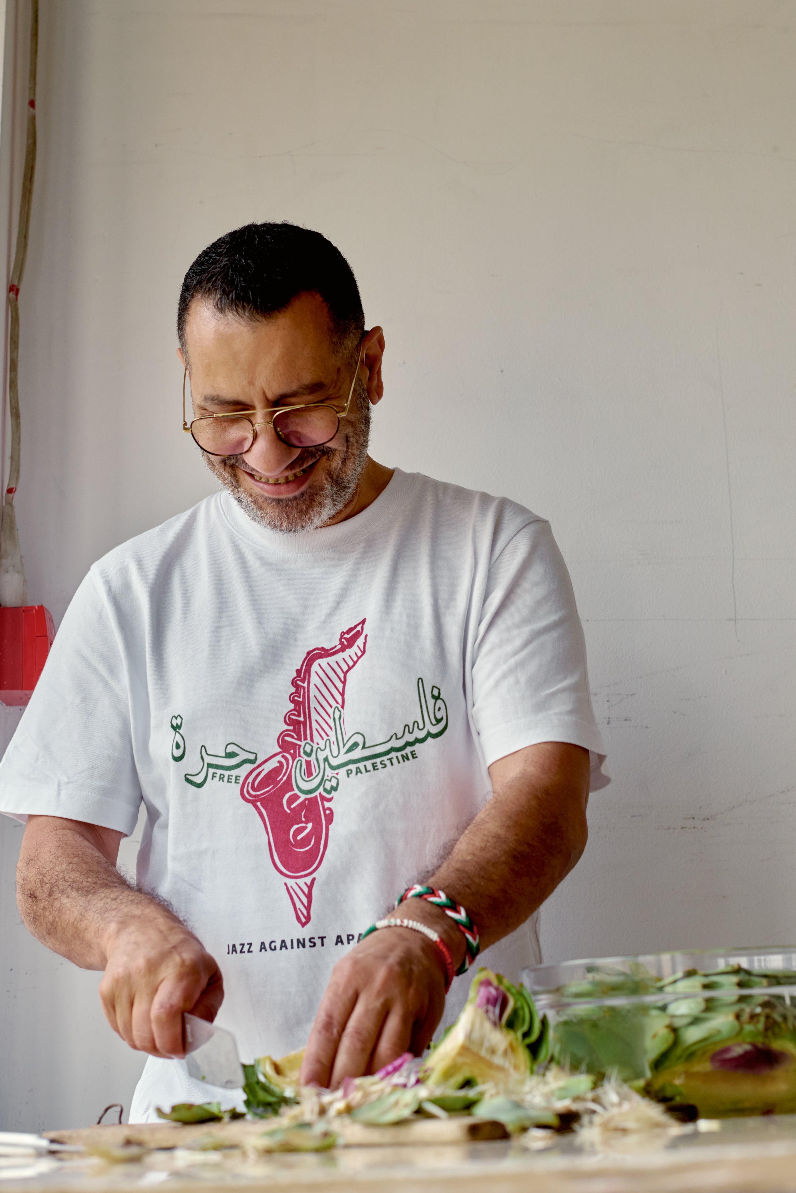 In the kitchen, Tamimi transforms memories into recipes – each dish a quiet act of resistance and remembrance