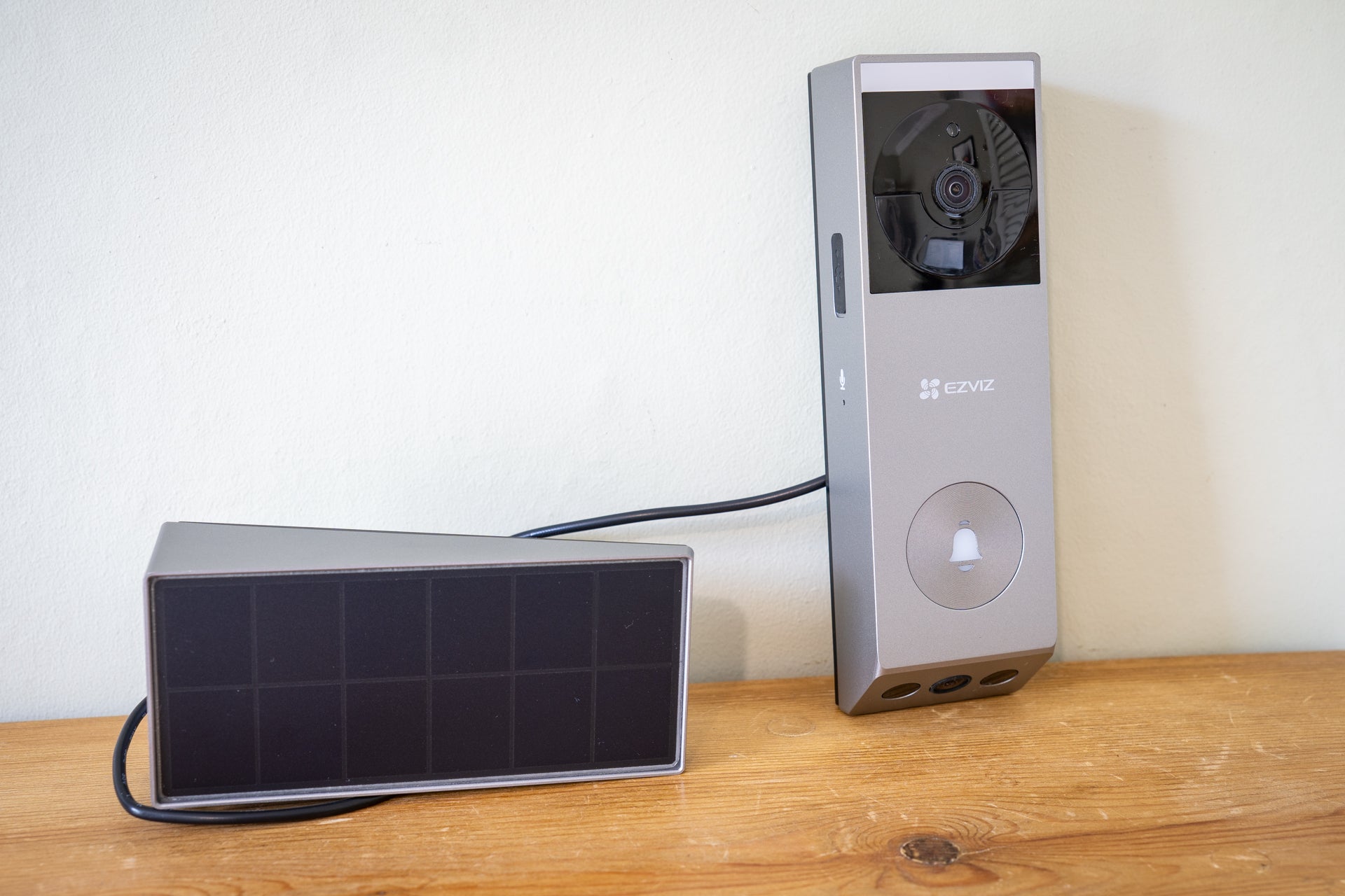 Ezviz Ep3x Pro and solar panel