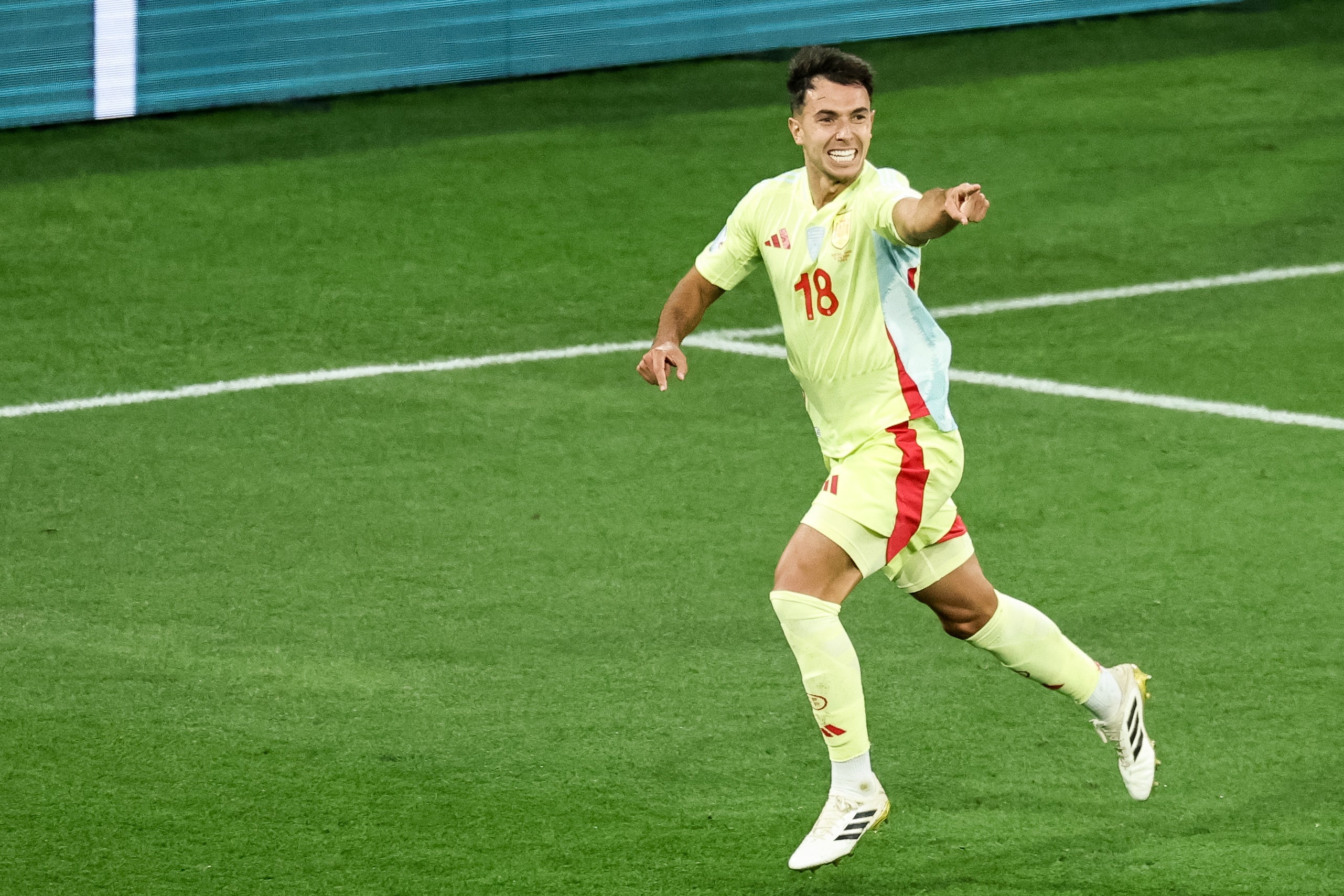 Transfer news live: Arsenal agree to pay above Zubimendi release fee, Isak on Liverpool radar, Mbeumo to Man United