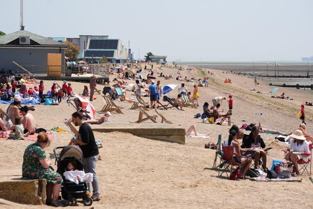 <p>Researchers forecast that around 570 people will die because of the heat over the four days</p>