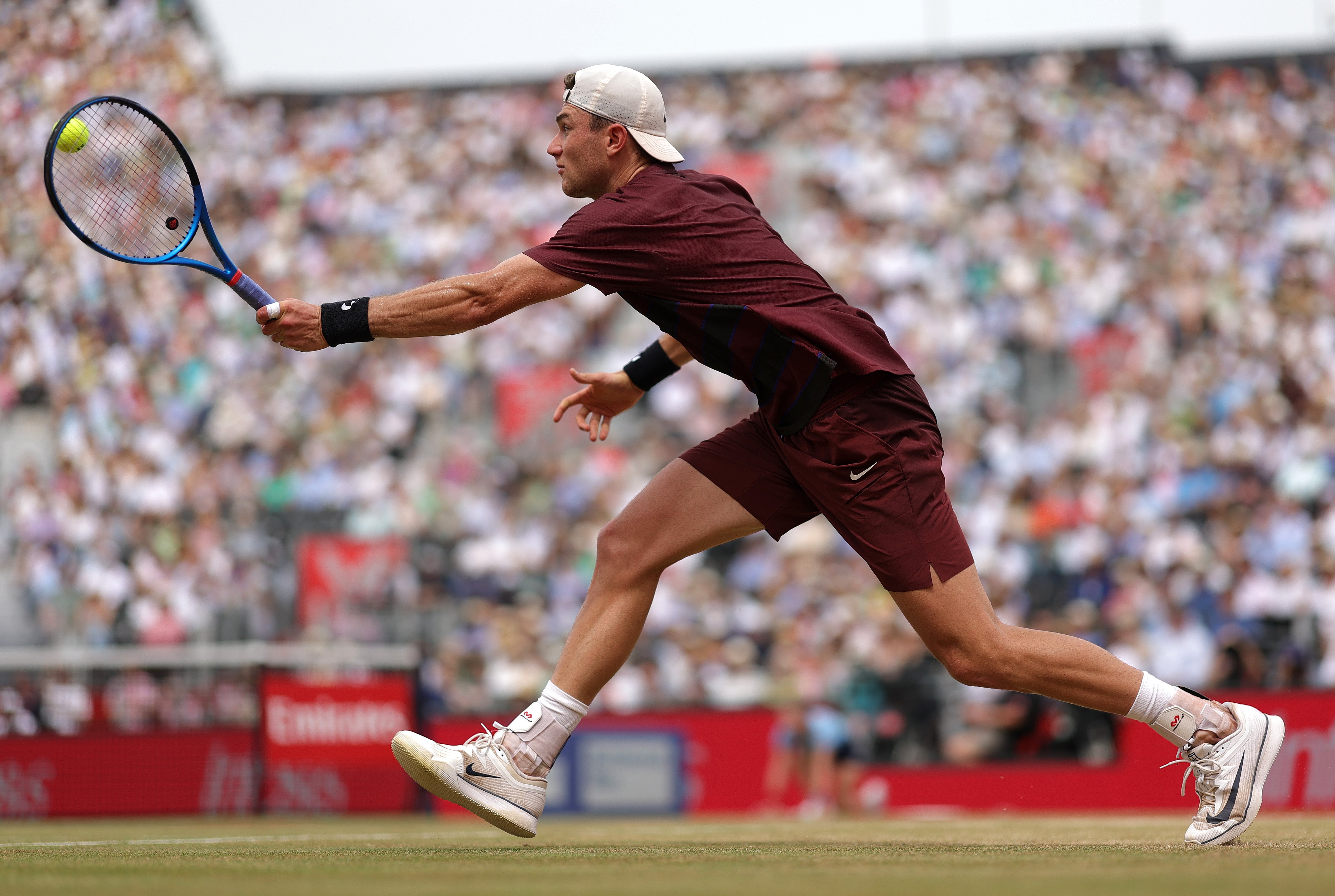 Draper battled hard to secure a three-set win