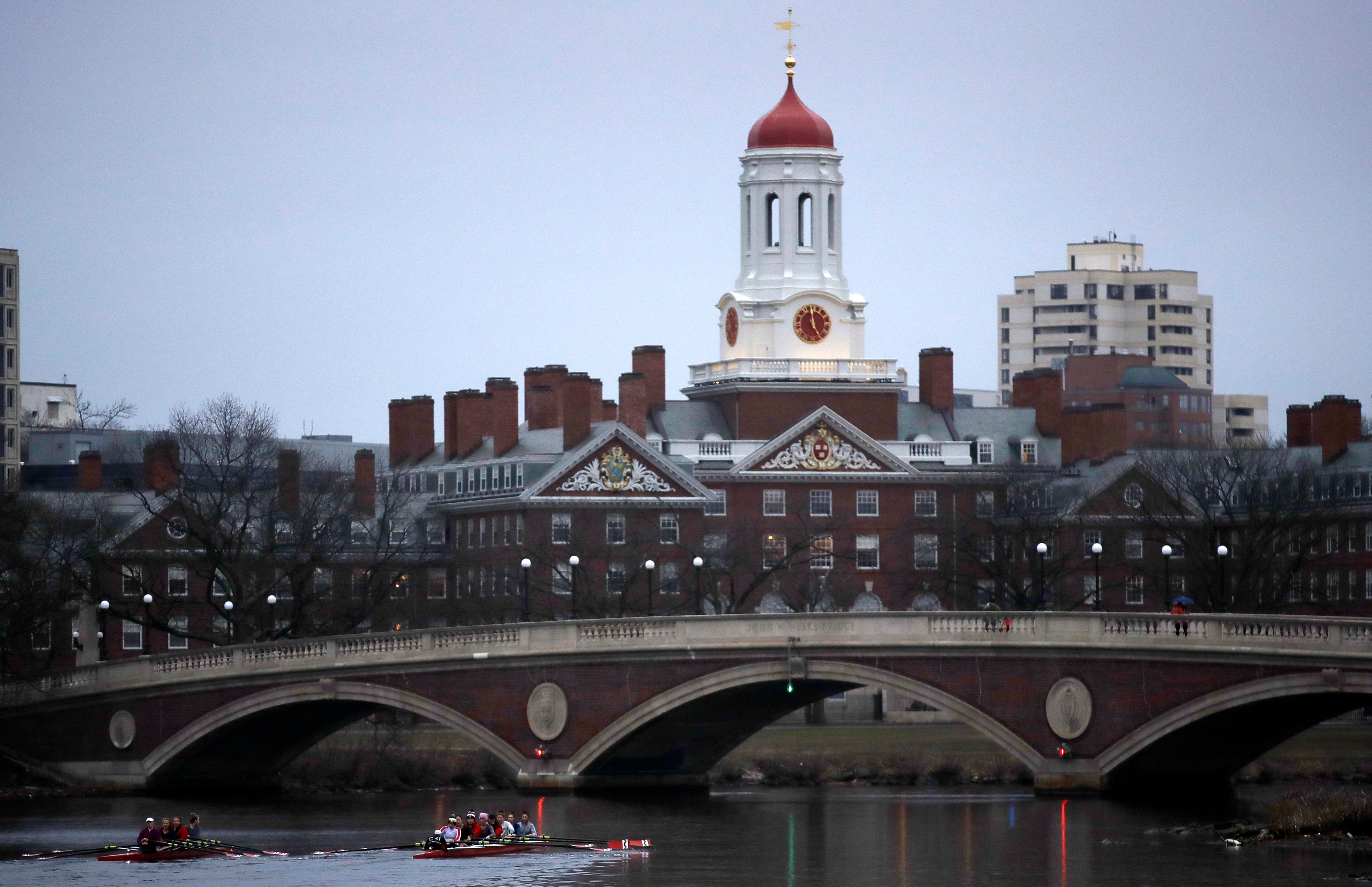 La Universidad de Harvard es una de las nueve universidades estadounidenses cuyas contribuciones están sujetas al 8% bajo el recién aprobado