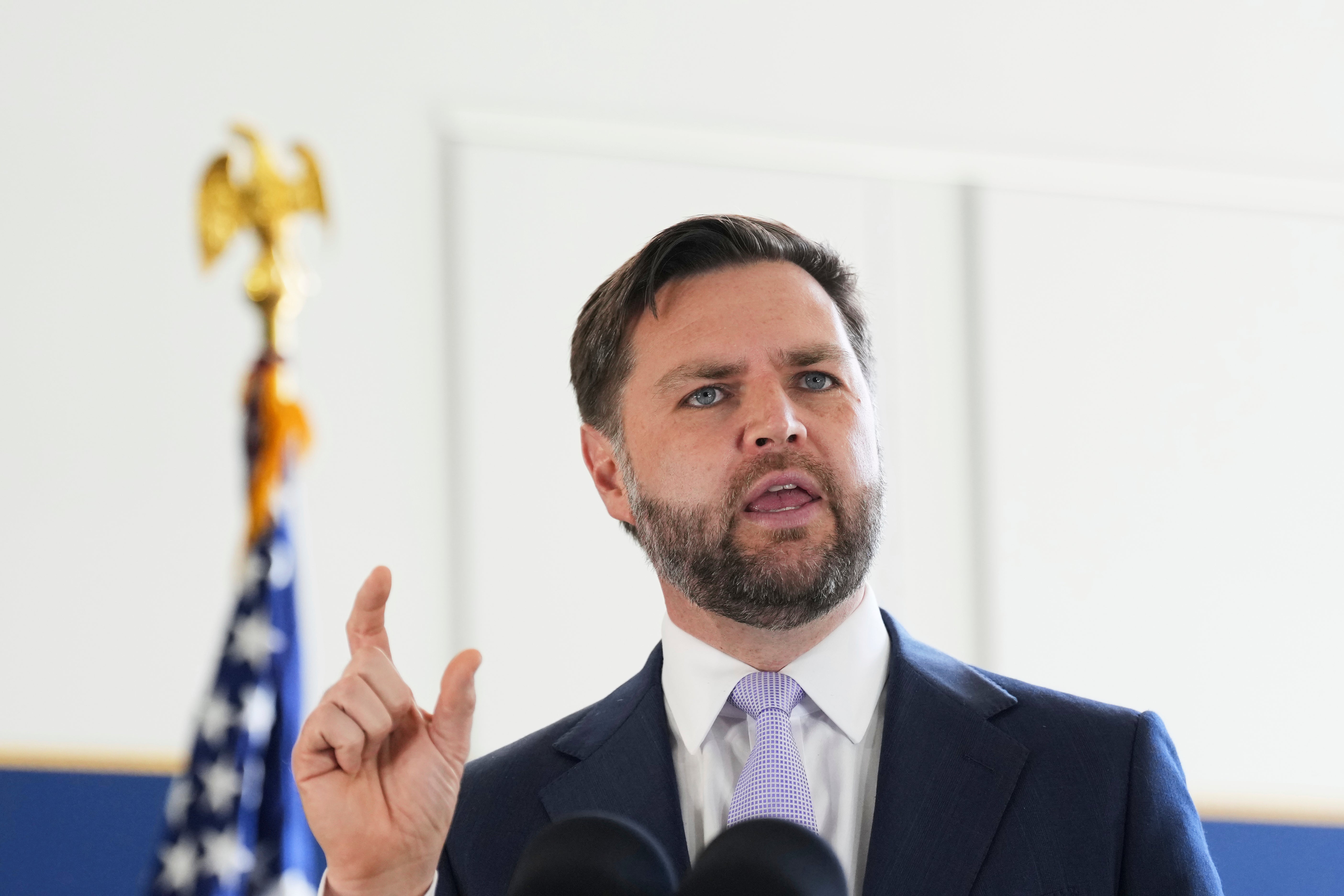 Vance says ‘dumb presidents’ mark difference in previous Middle East attacks