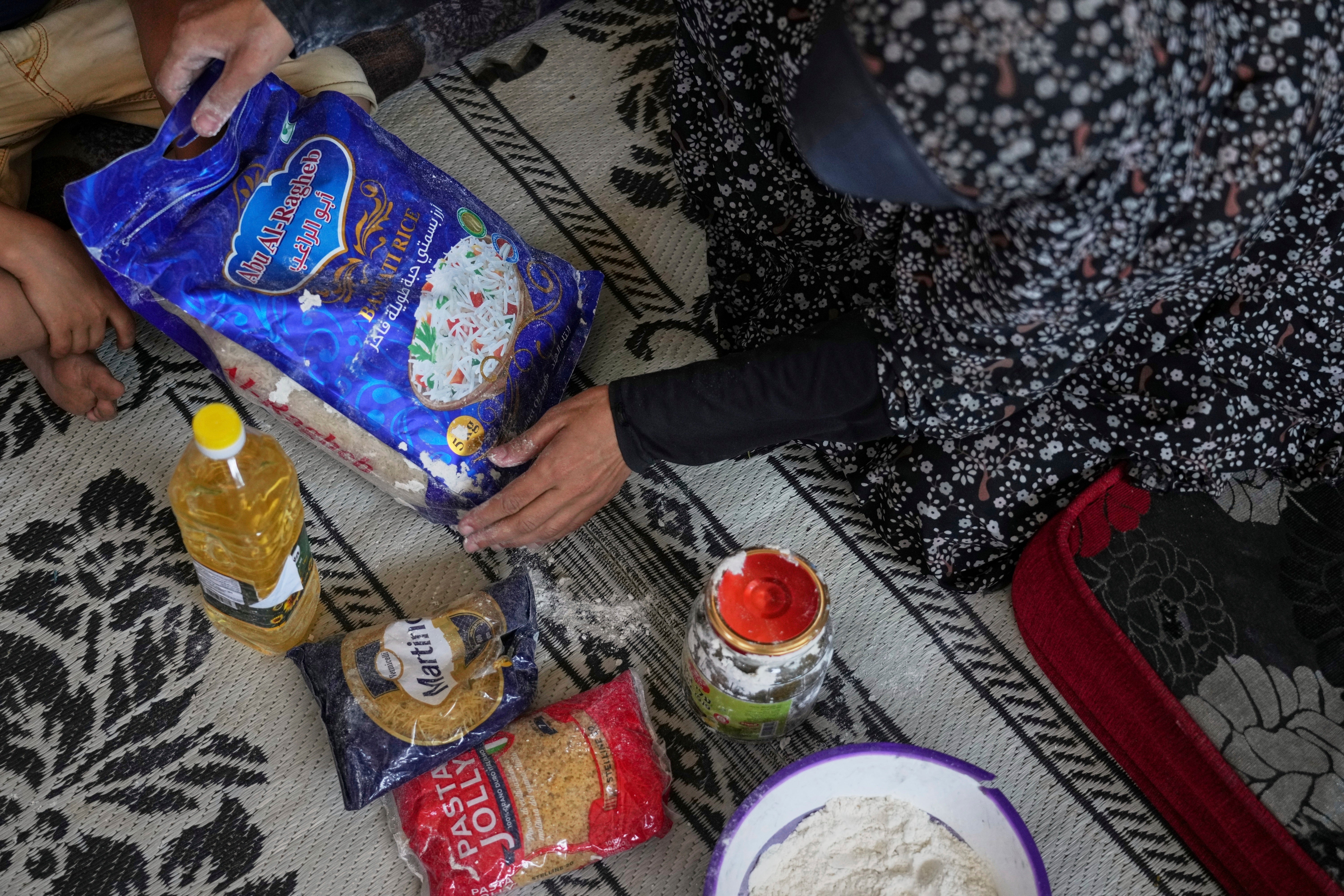 Mideast Wars Gaza Running the Gantlet