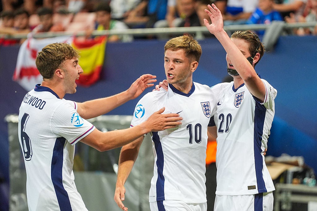 England held firm to book their place in the semi-finals