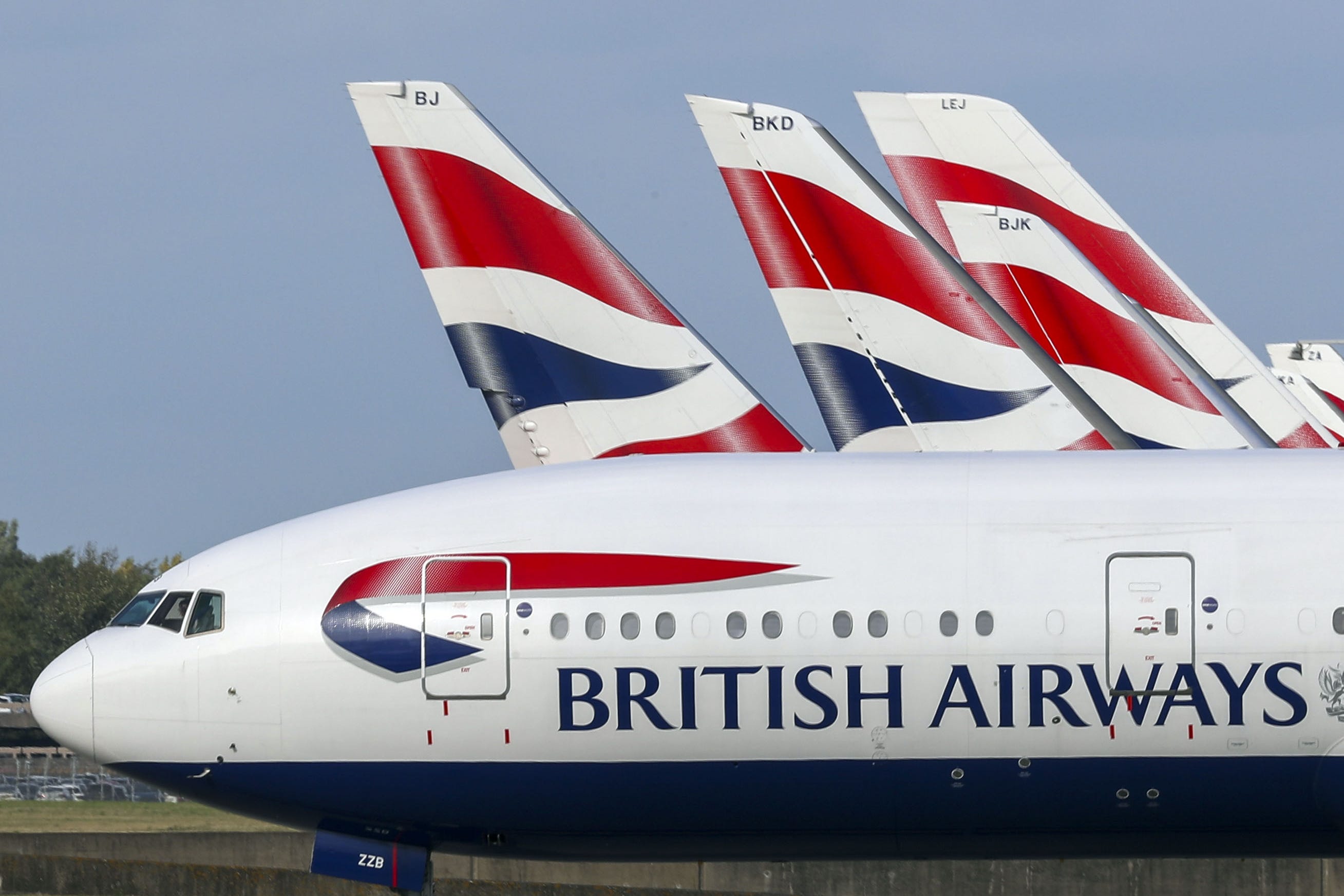 A bad smell caused BA crew to turn back to Gatwick shortly after take off
