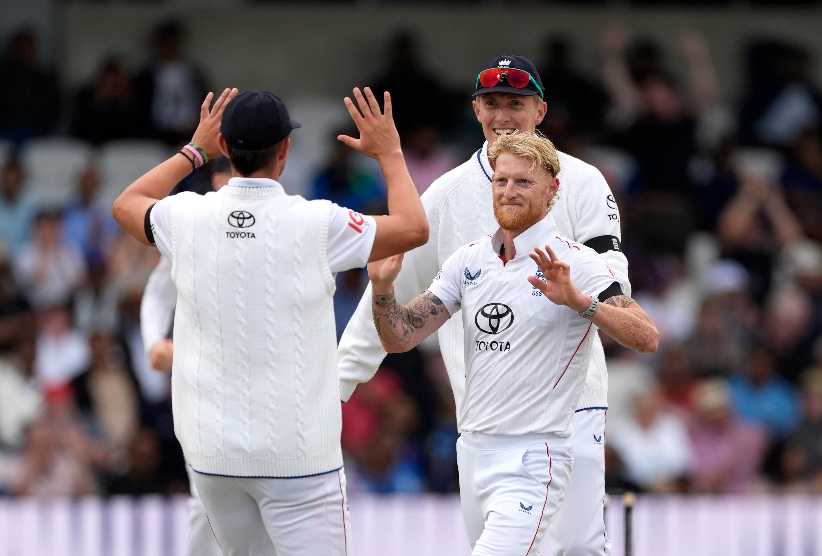 Ben Stokes vzal branky Sai Sudharsana pozdě v den, aby opustil turista 90-2 ve svých druhých směnách