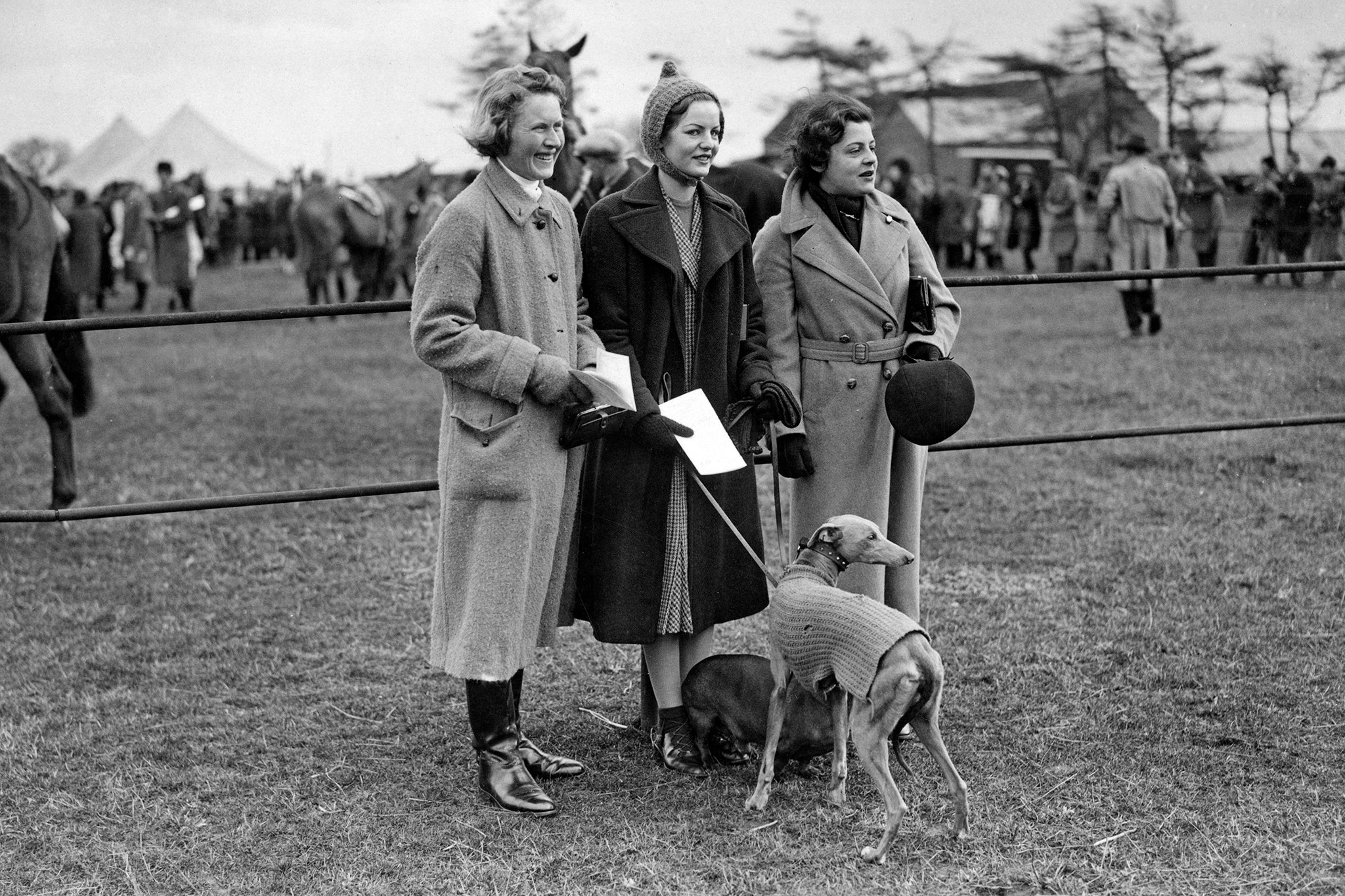 Deborah Mitford (centre) pictured near Chipping Norton, Oxfordshire, in 1938