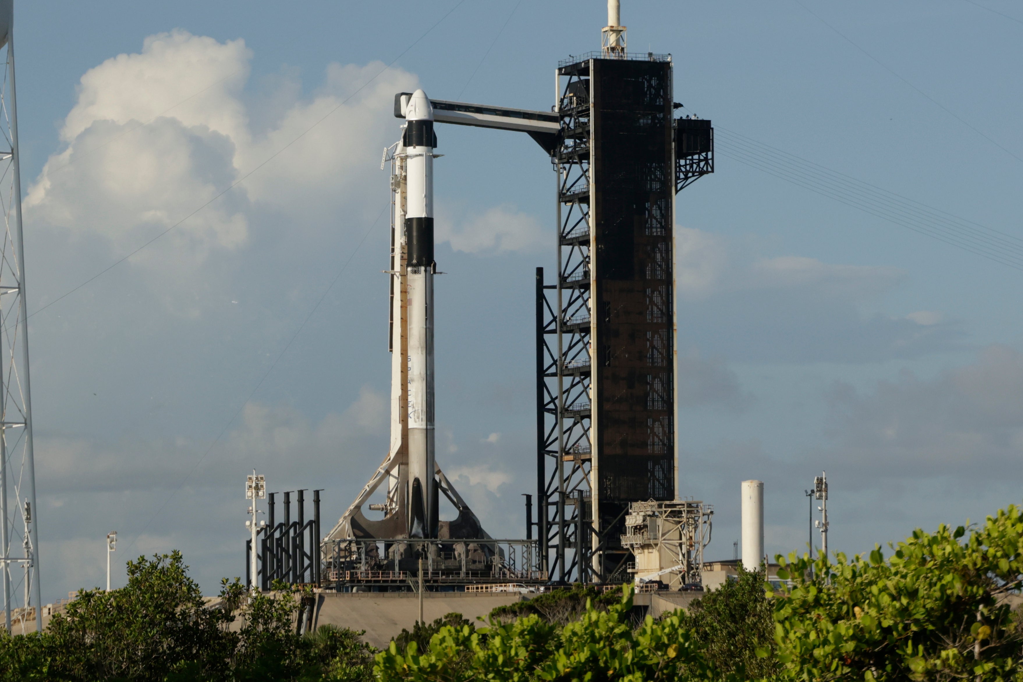 L’Tavious Rice says SpaceX, which receives billions in U.S. government contracts, fired him over being late but kept white workers who were equally tardy