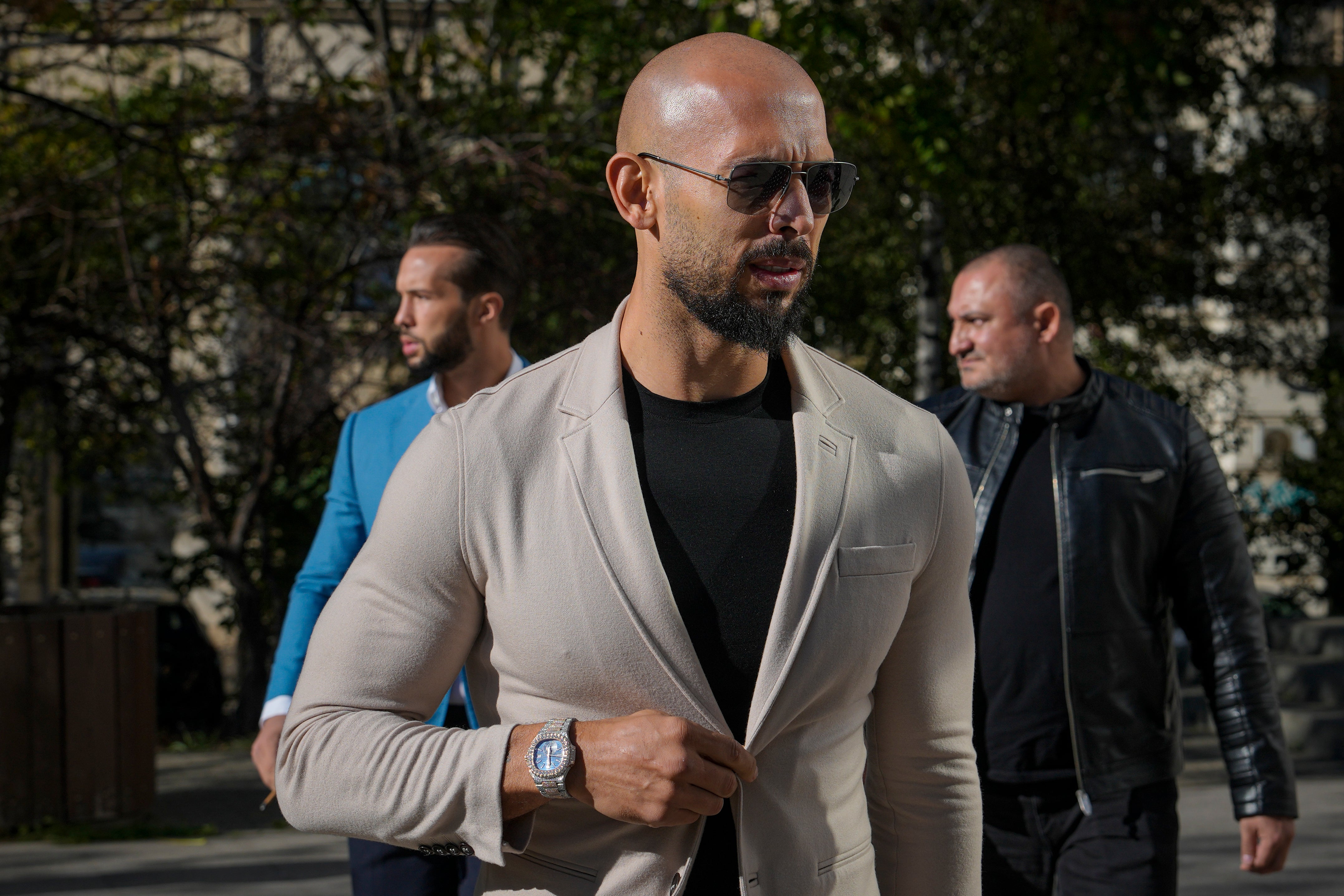 Tate čelila mnoha obviněním ze znásilnění a obchodování s lidmi