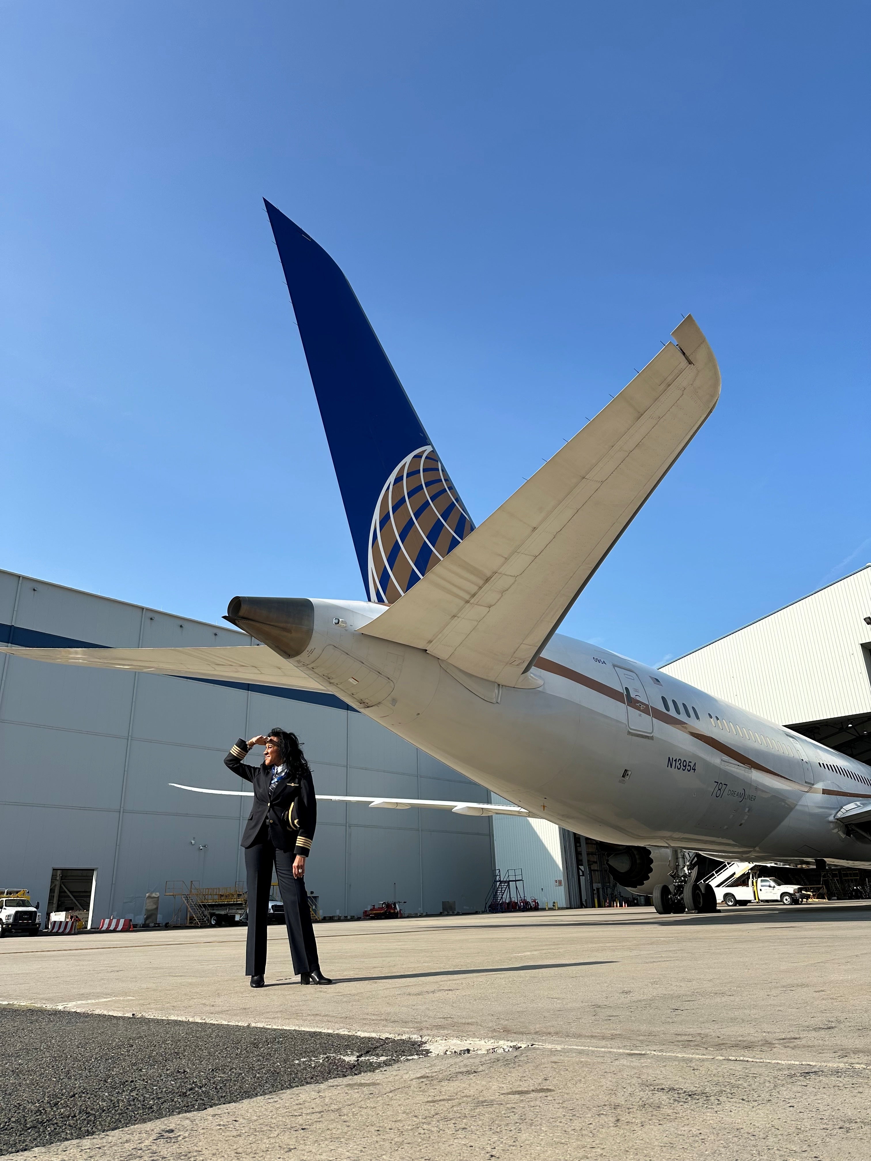 After a 20-year career as a journalist and brand executive, Carole became a United Airlines pilot at the age of 50