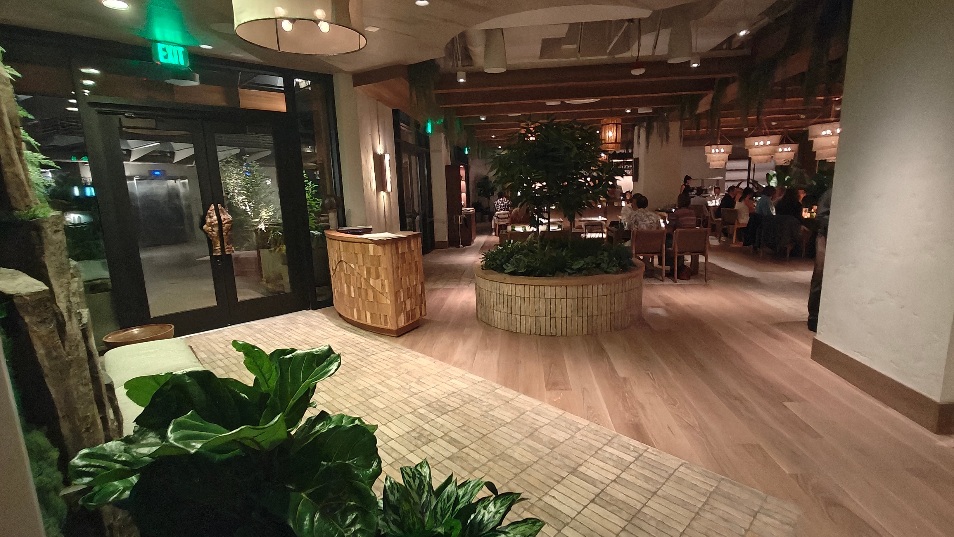 The on-site La Loba restaurant offers a tasty fusion of Catalan and Asian tapas