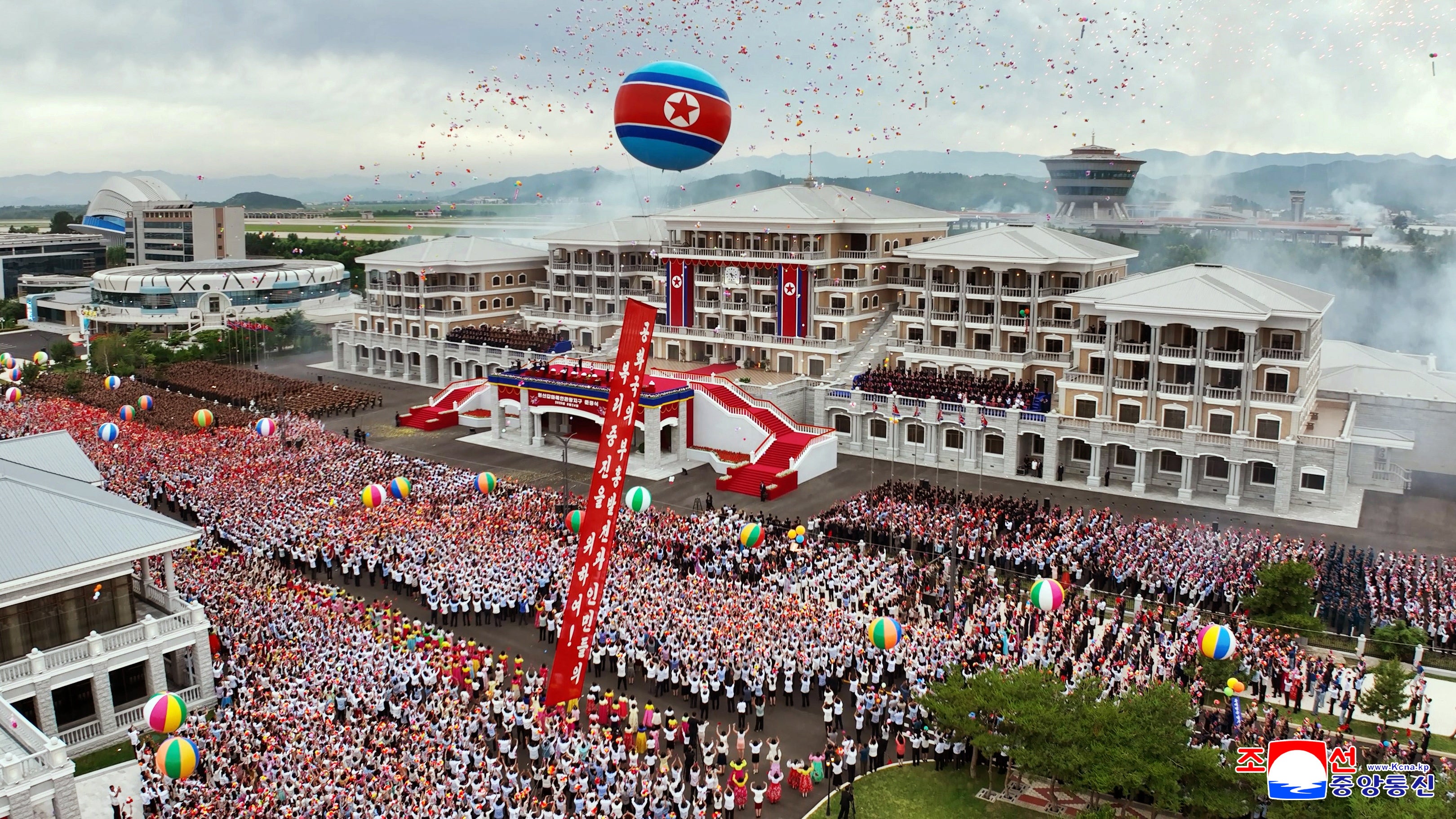 View of the ceremony marking the opening of the Wonsan Kalma Coastal Tourist Zone in Wonsan