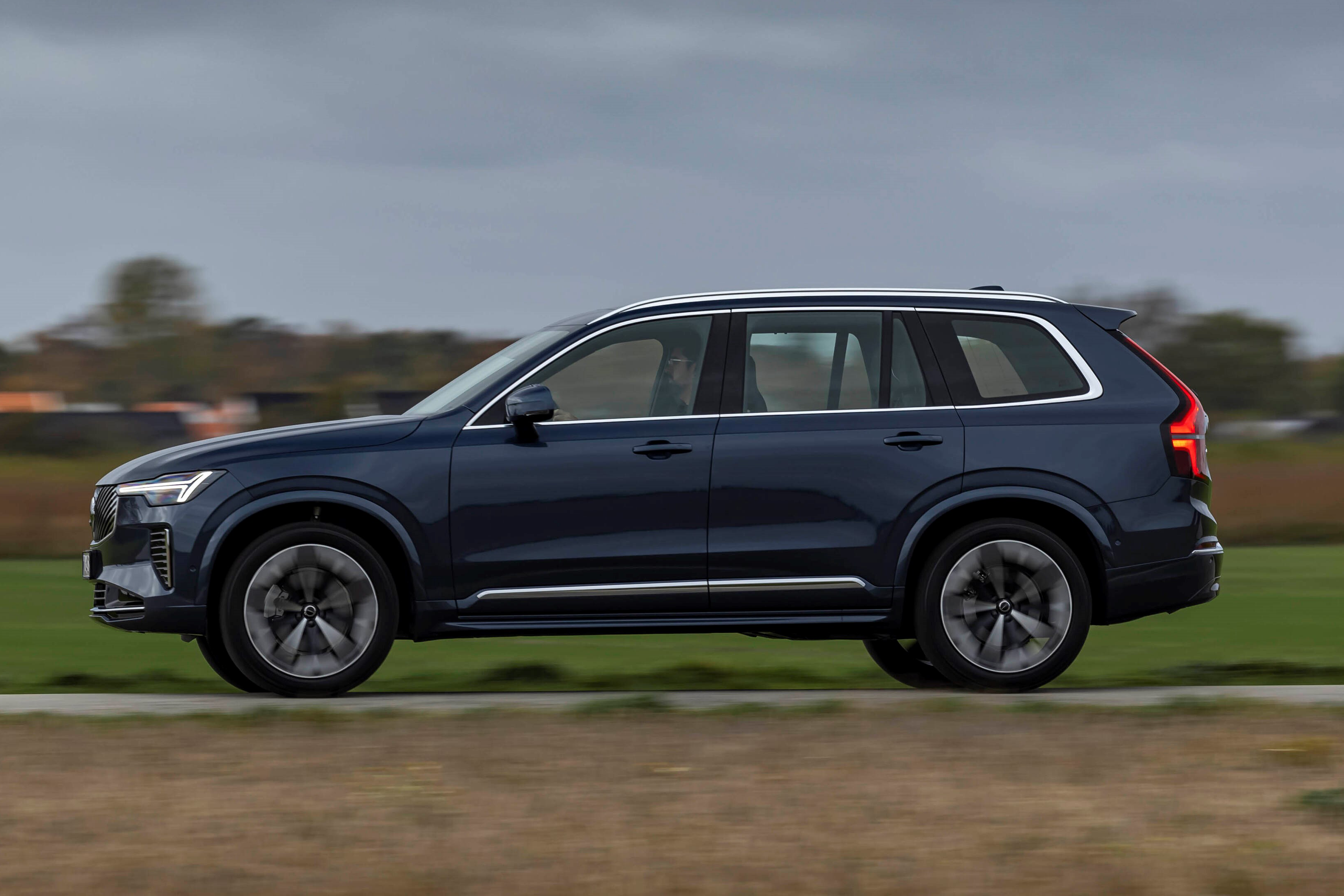 The four-cylinder engine doesn’t sound particularly nice when it kicks in