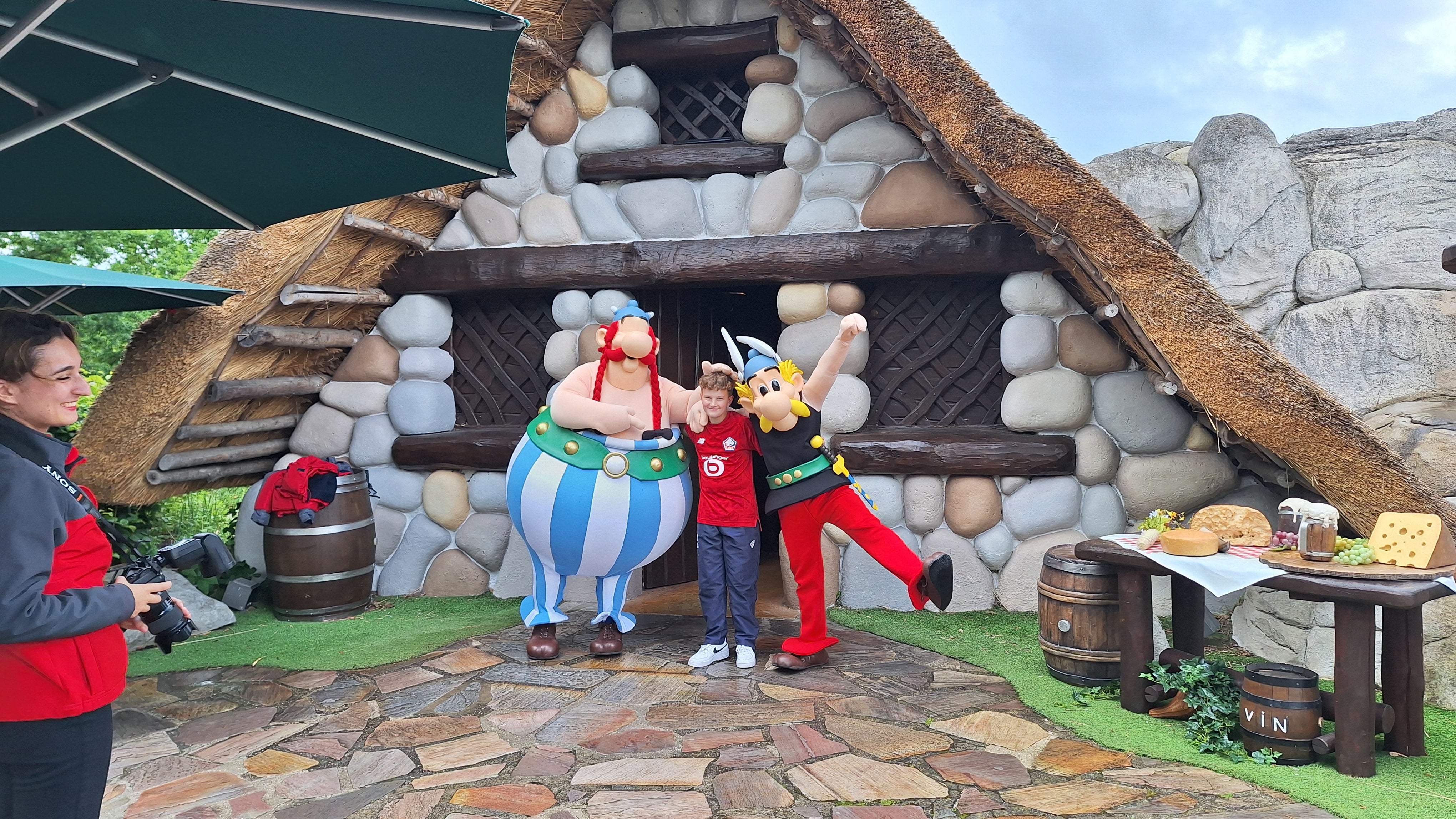 <p>Tired of the hours-long Disney queues? Seek out a theme park that is just as family-friendly a mere 40km away</p>