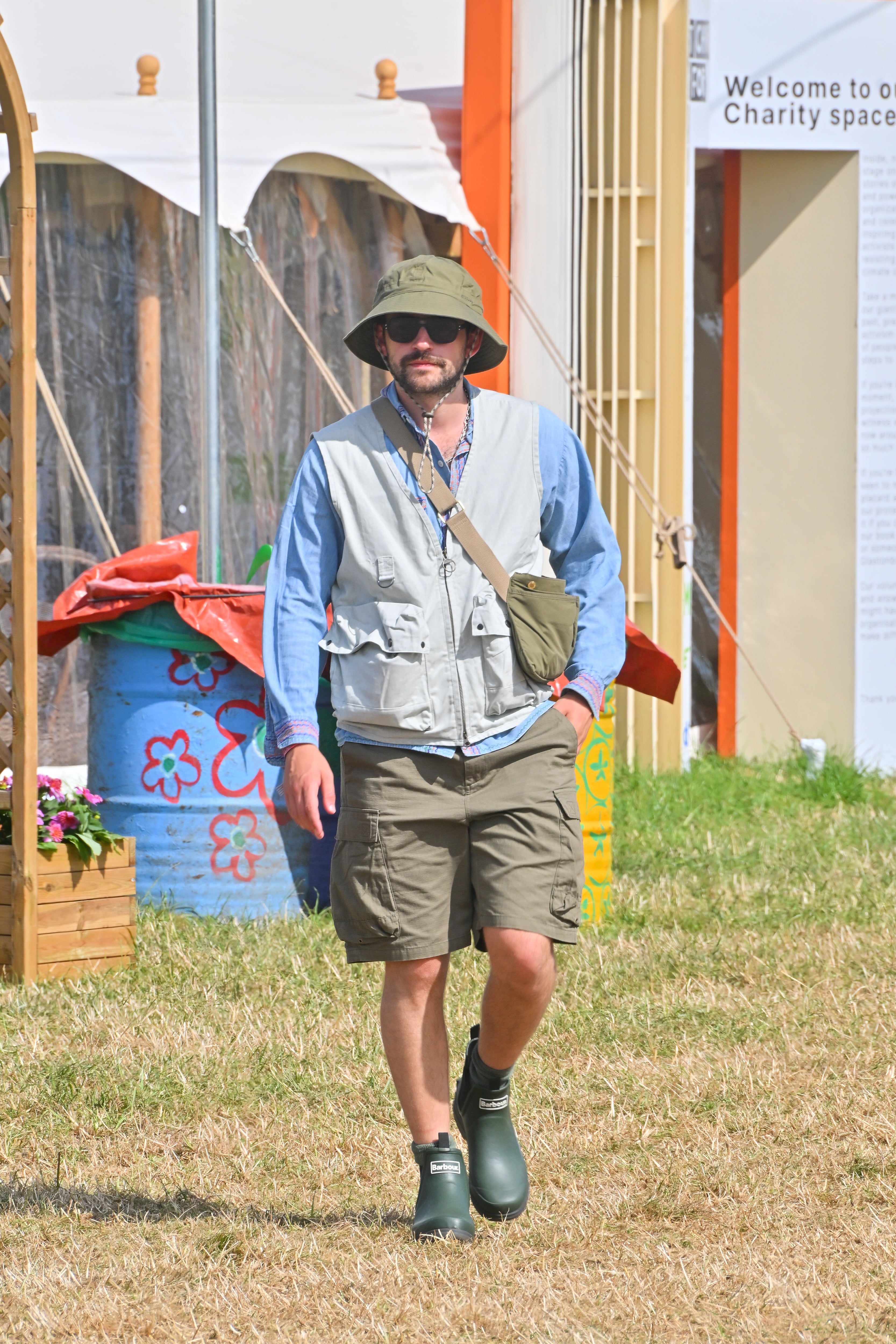 Charlie Rowe rocks the Oasis-core look at Glastonbury 2025