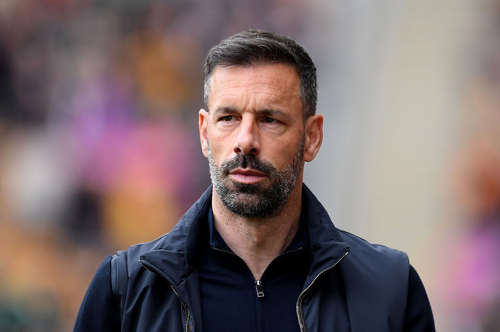 Leicester officially announced the departure of Ruud van Nistelrooy at the end of June