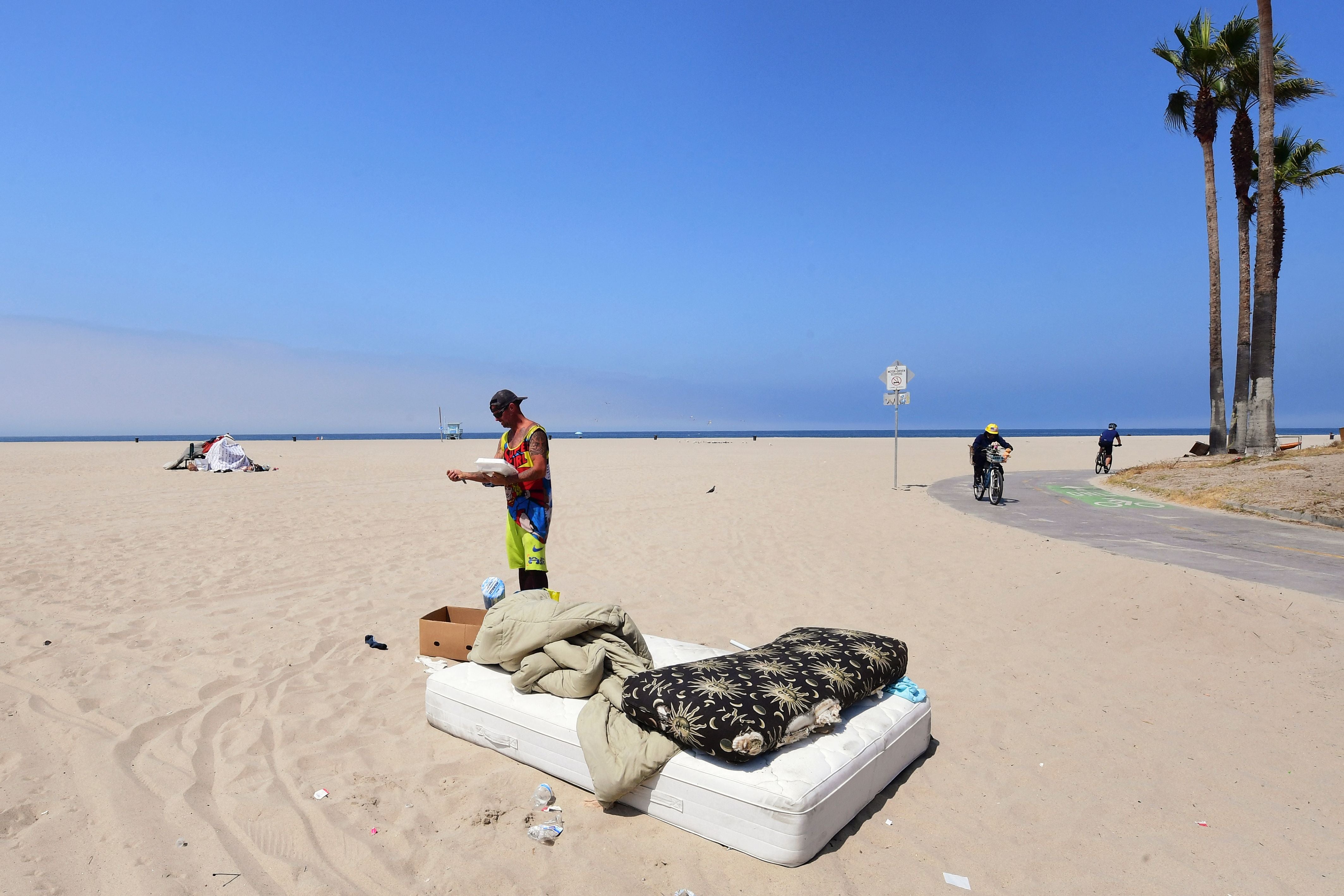 The program focuses on those unhoused for under two years who have a higher chance of reintegration.