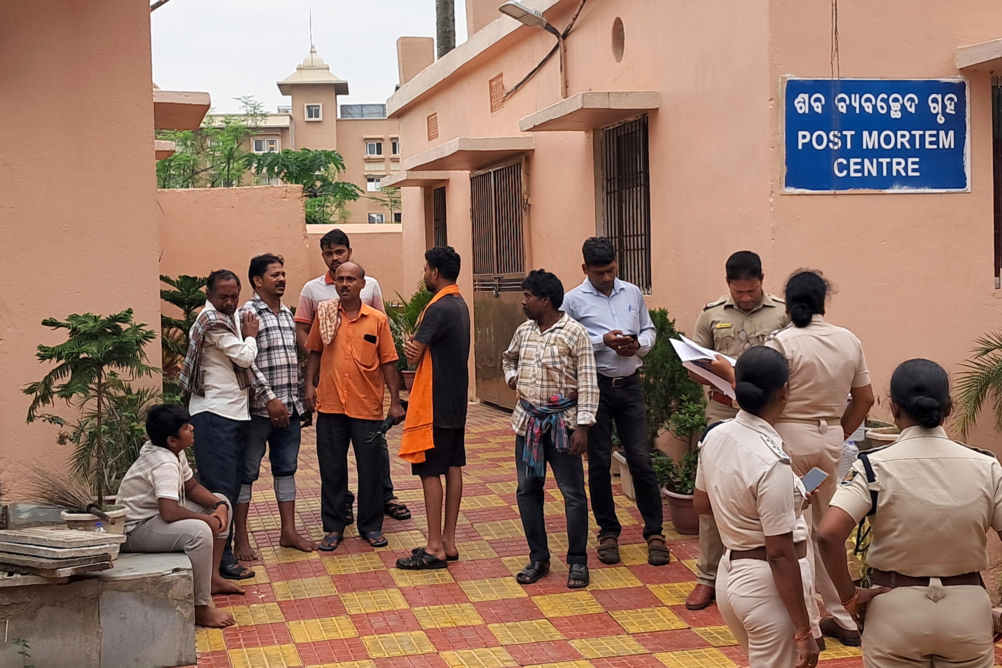 India Temple Crowd