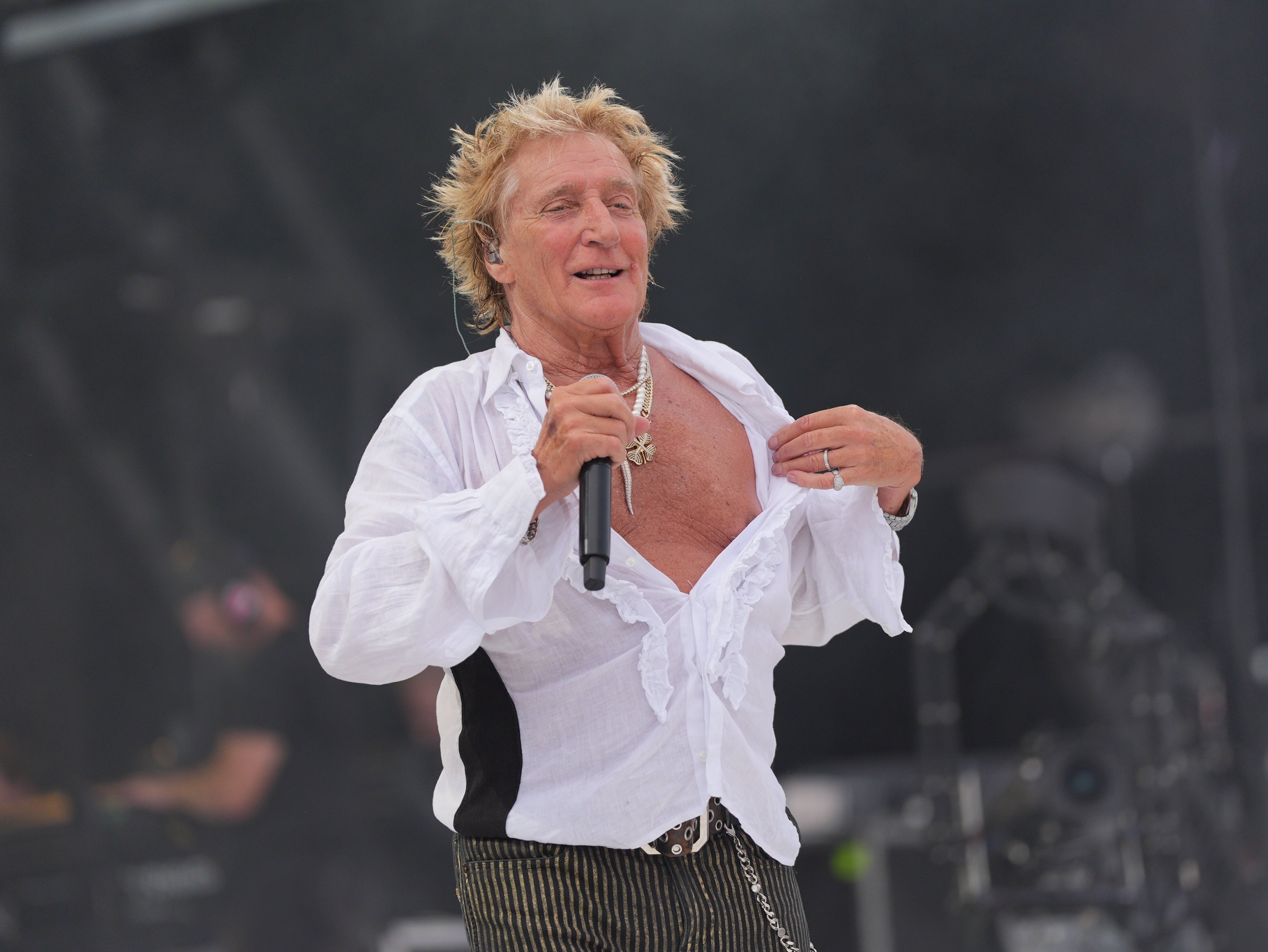 Rod Stewart performing on the Pyramid Stage (Yui Mok/PA)
