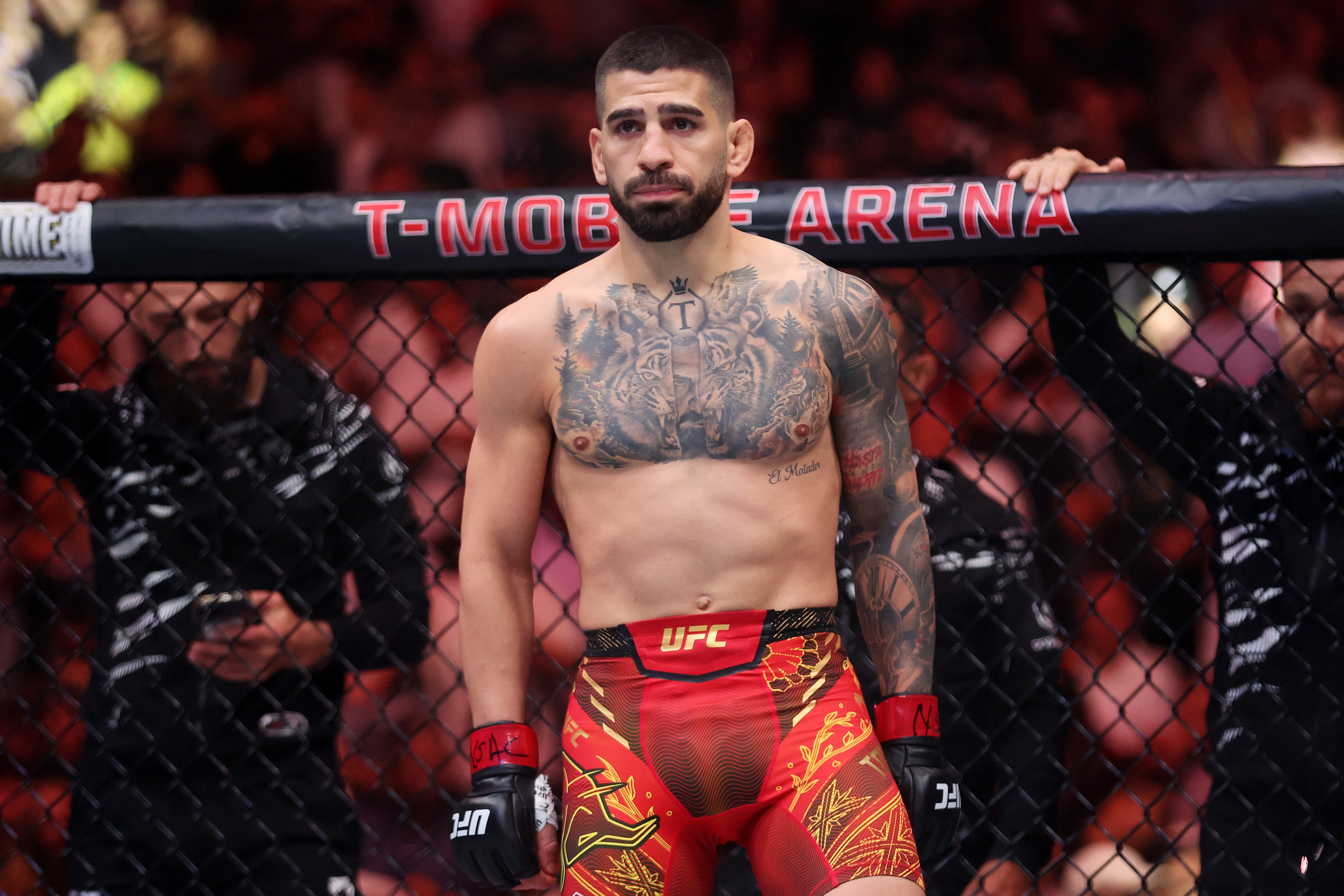 Ilia Topuria before facing Charles Oliveira