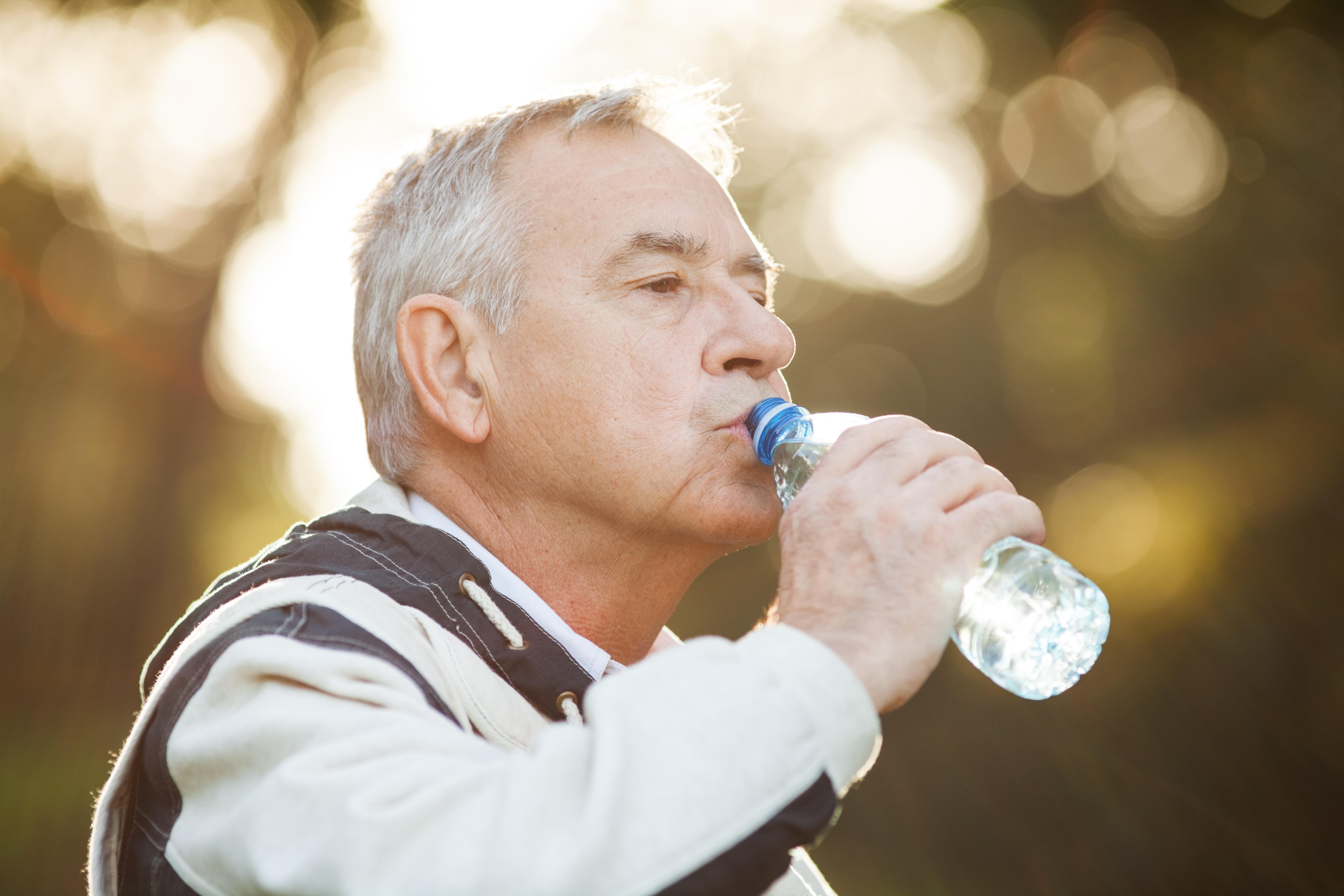 As pessoas devem beber mais água durante a onda de calor