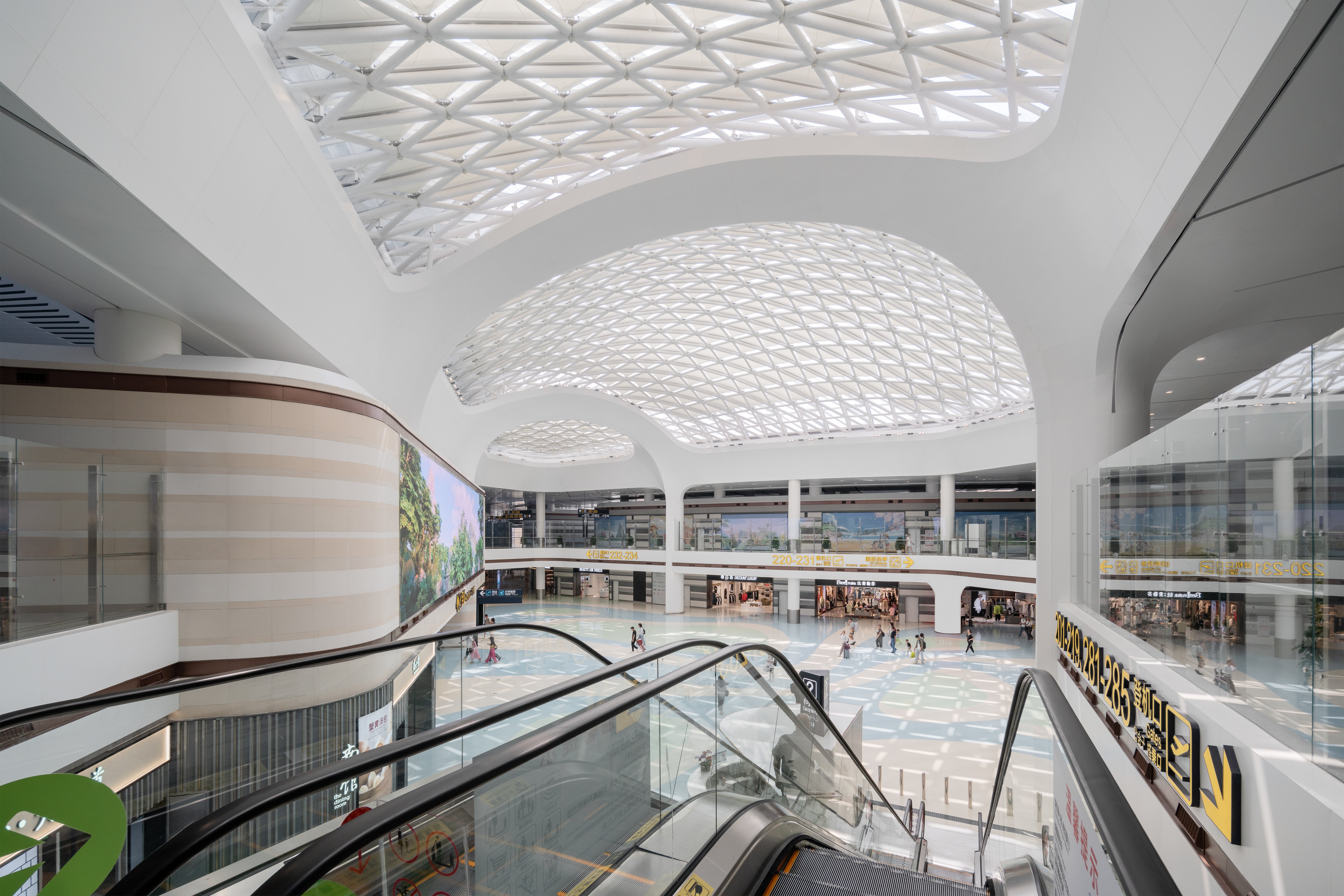 Yantai Penglai International Airport Terminal 2 is praised for its natural light