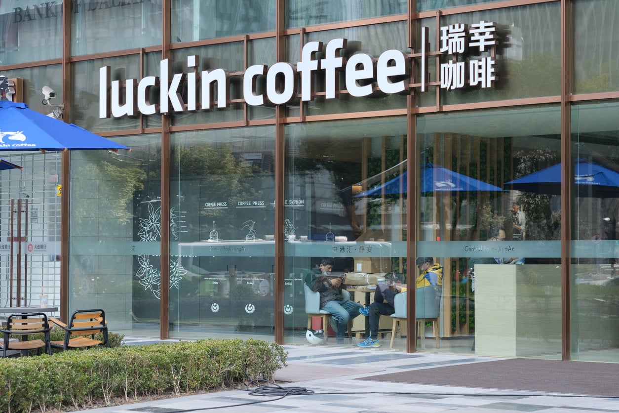 Luckin Coffee opens its first stores in the US on Monday
