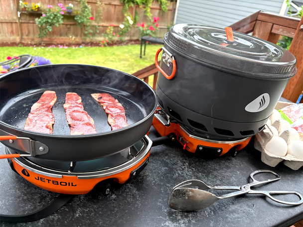 Jetboil genesis camping stove