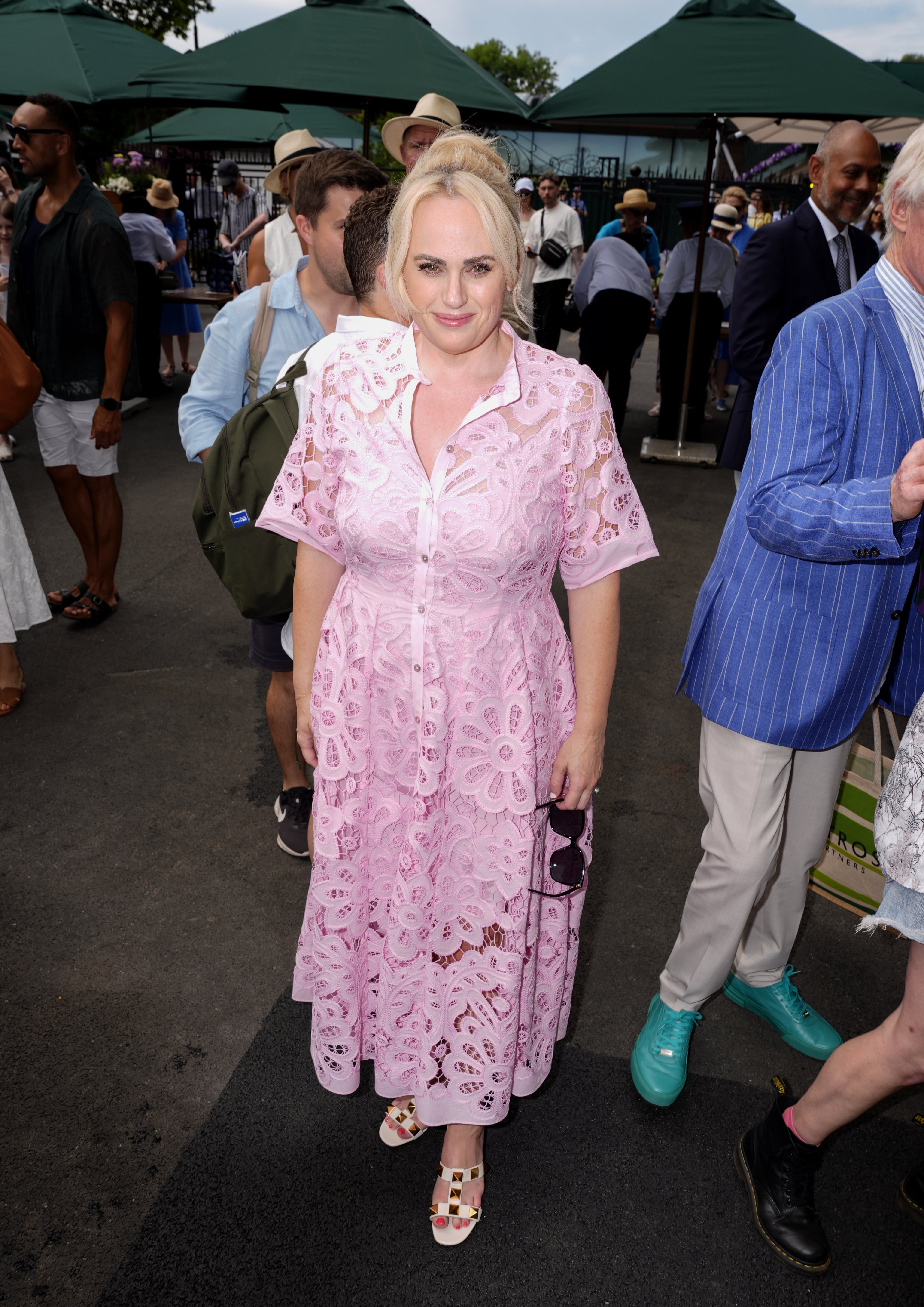 Rebel Wilson in pink broderie anglaise