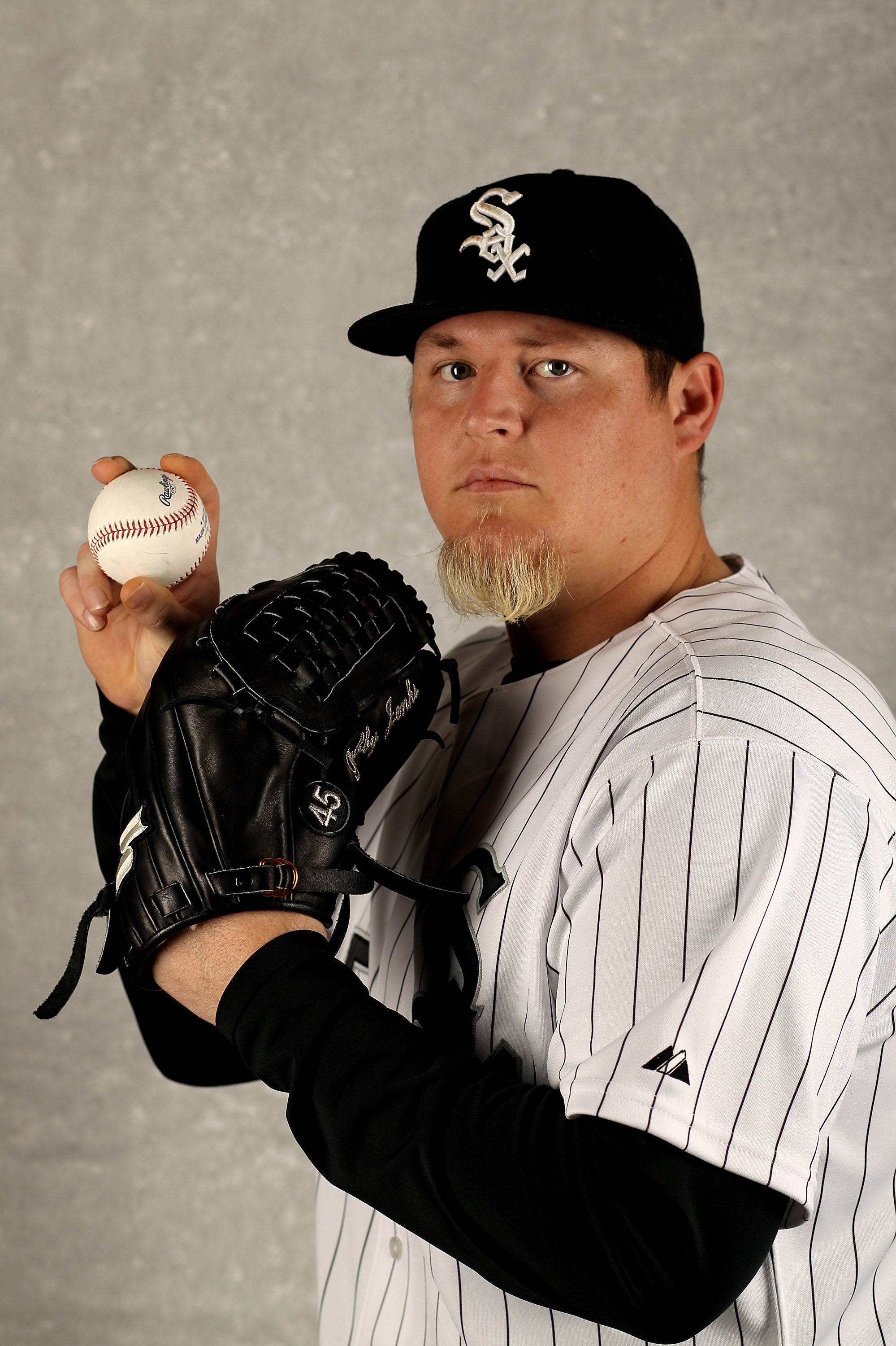 The White Sox paid tribute to the ‘iconic’ pitcher after his death at 44.