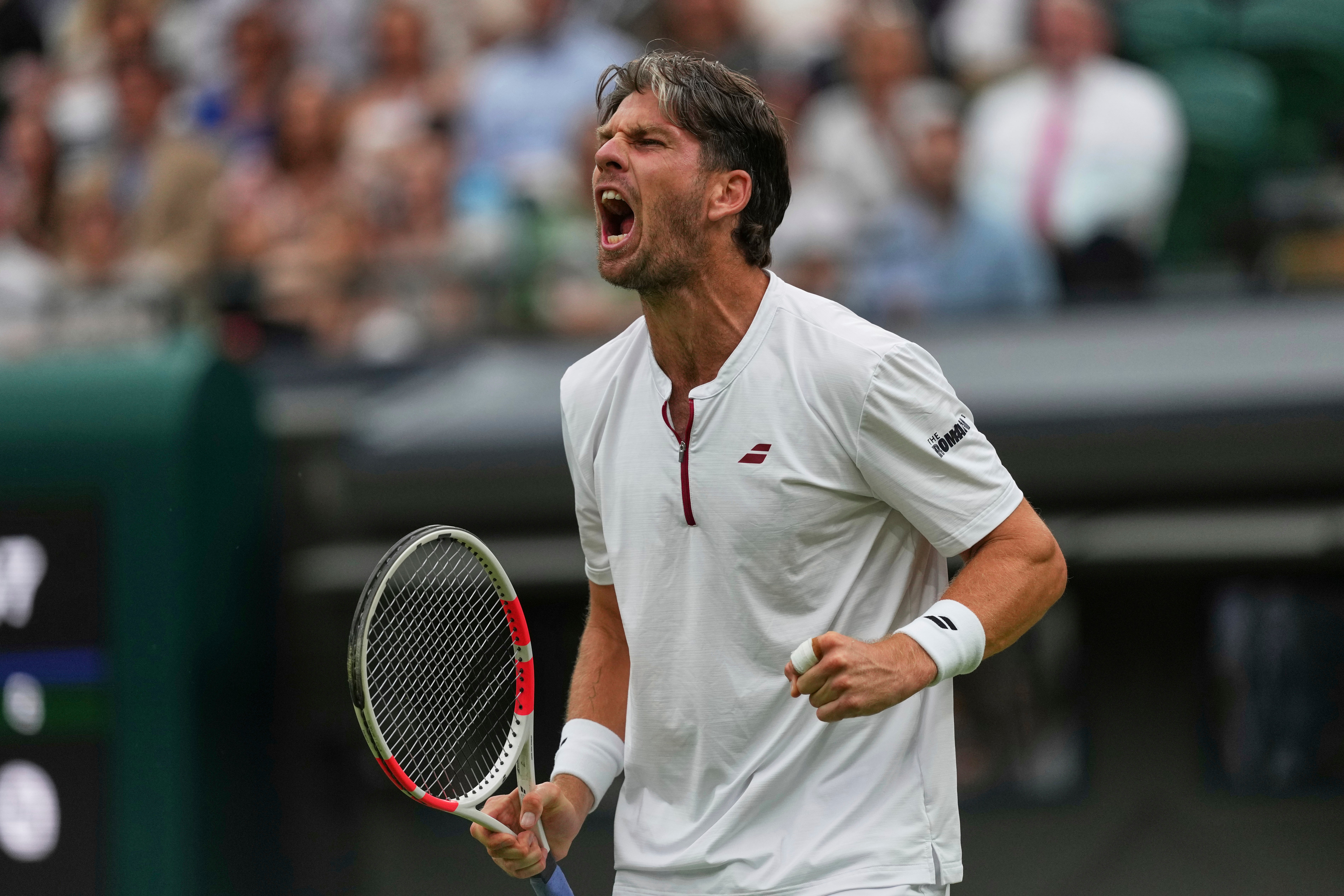 Cameron Norrie v Carlos Alcaraz – Wimbledon live: Last Brit standing bids for quarters as Sabalenka fights back