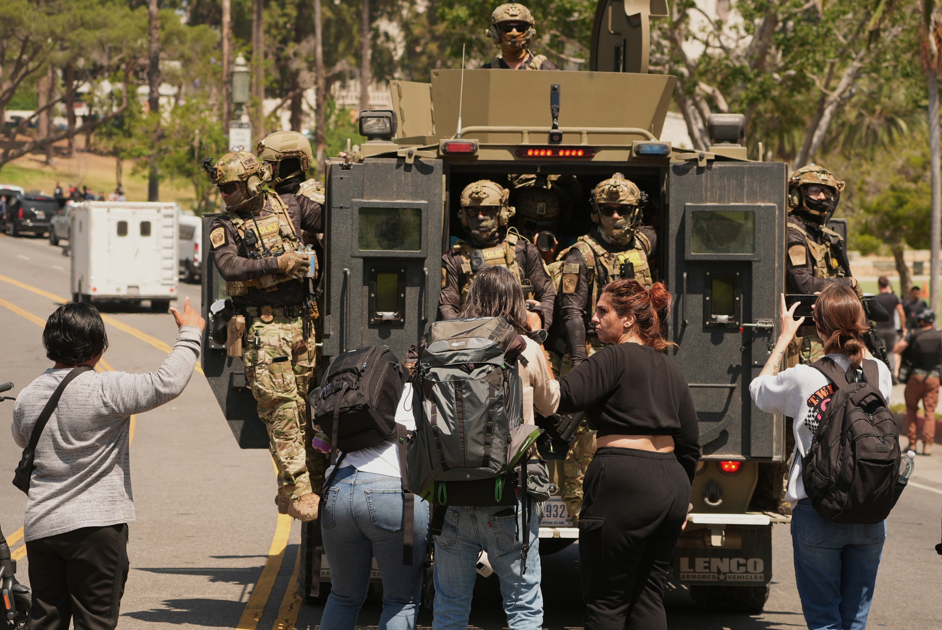 Immigration agents swarm MacArthur Park in Los Angeles in show of force drawing ire of Mayor Karen Bass