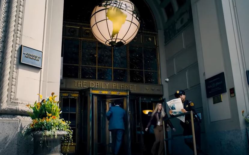 Clark Kent enters The Daily Planet building in the new Superman movie