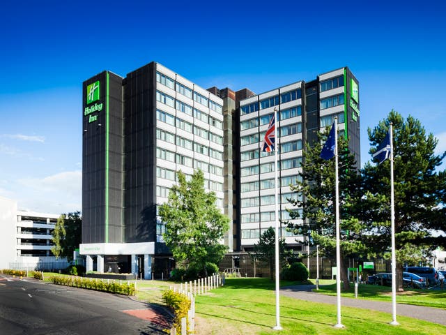 <p>Holiday Inn Glasgow Airport is one of many comfortable and convenient hotels to stay the night before your flight</p>