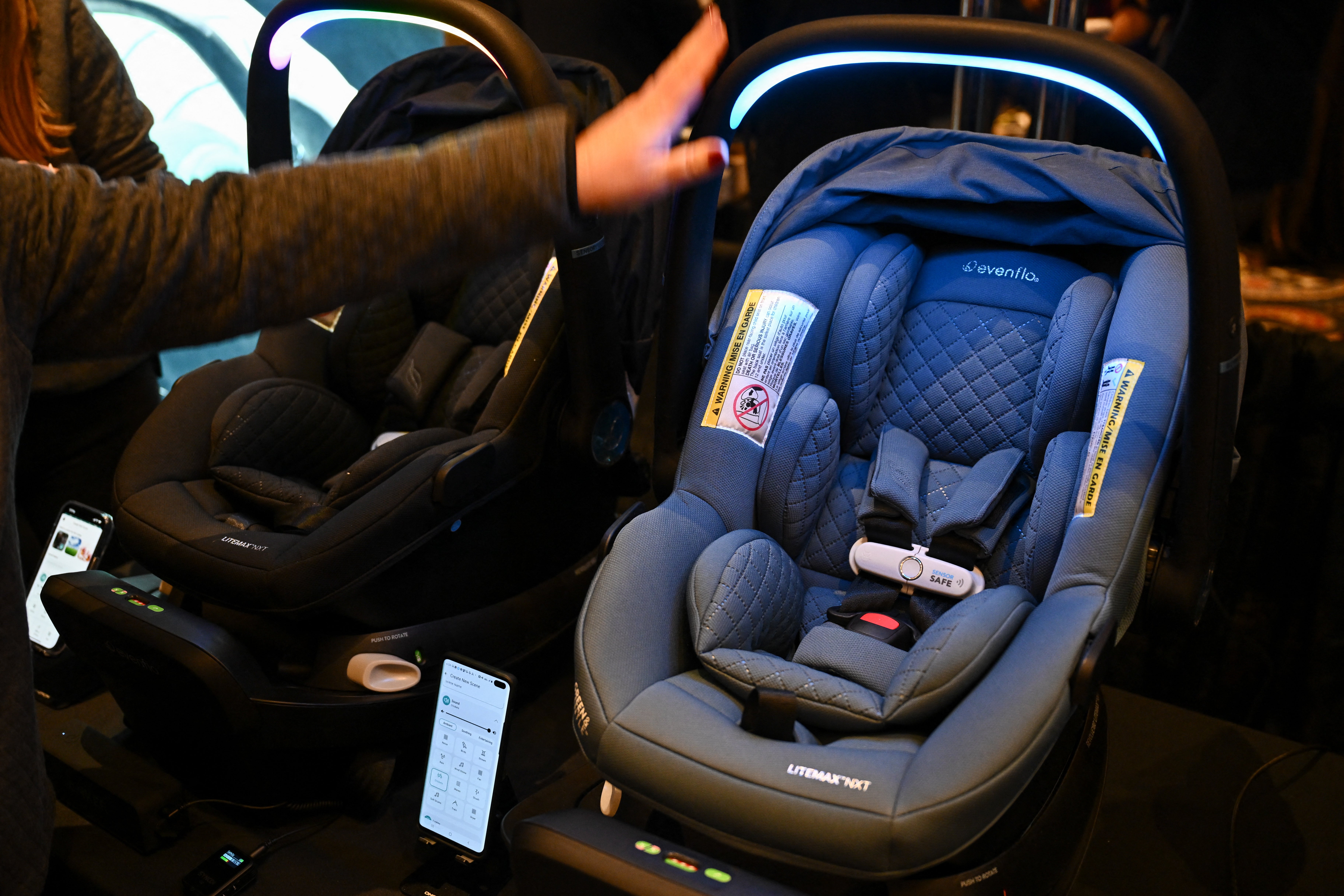 The Evenflo LiteMax NXT infant car seat that sends out an alert if a child is left unattended