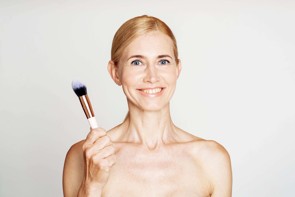 How to stop your make-up, which you crack and separate this summer