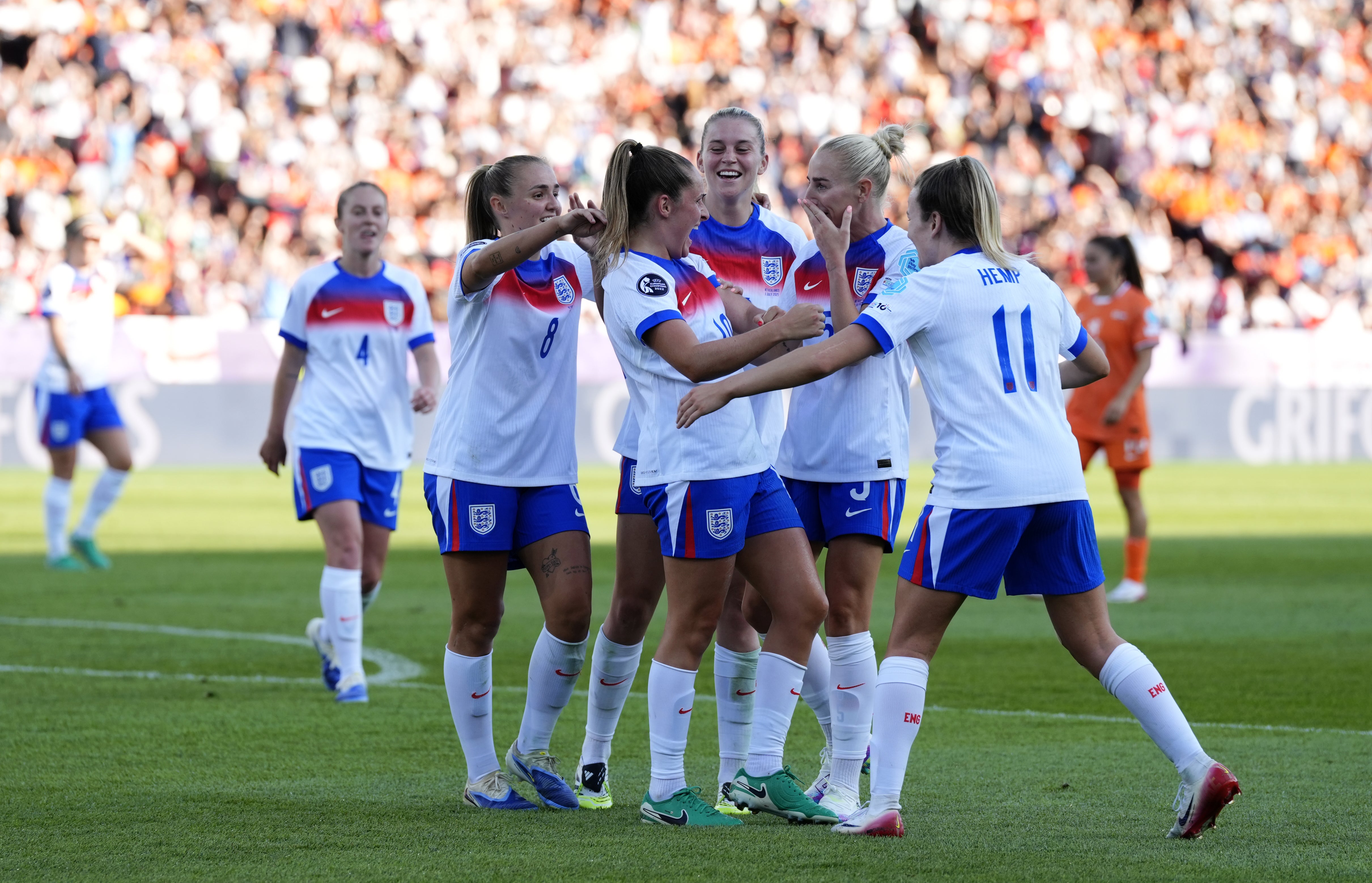England bounced back from an opening defeat by beating the Netherlands 4-0