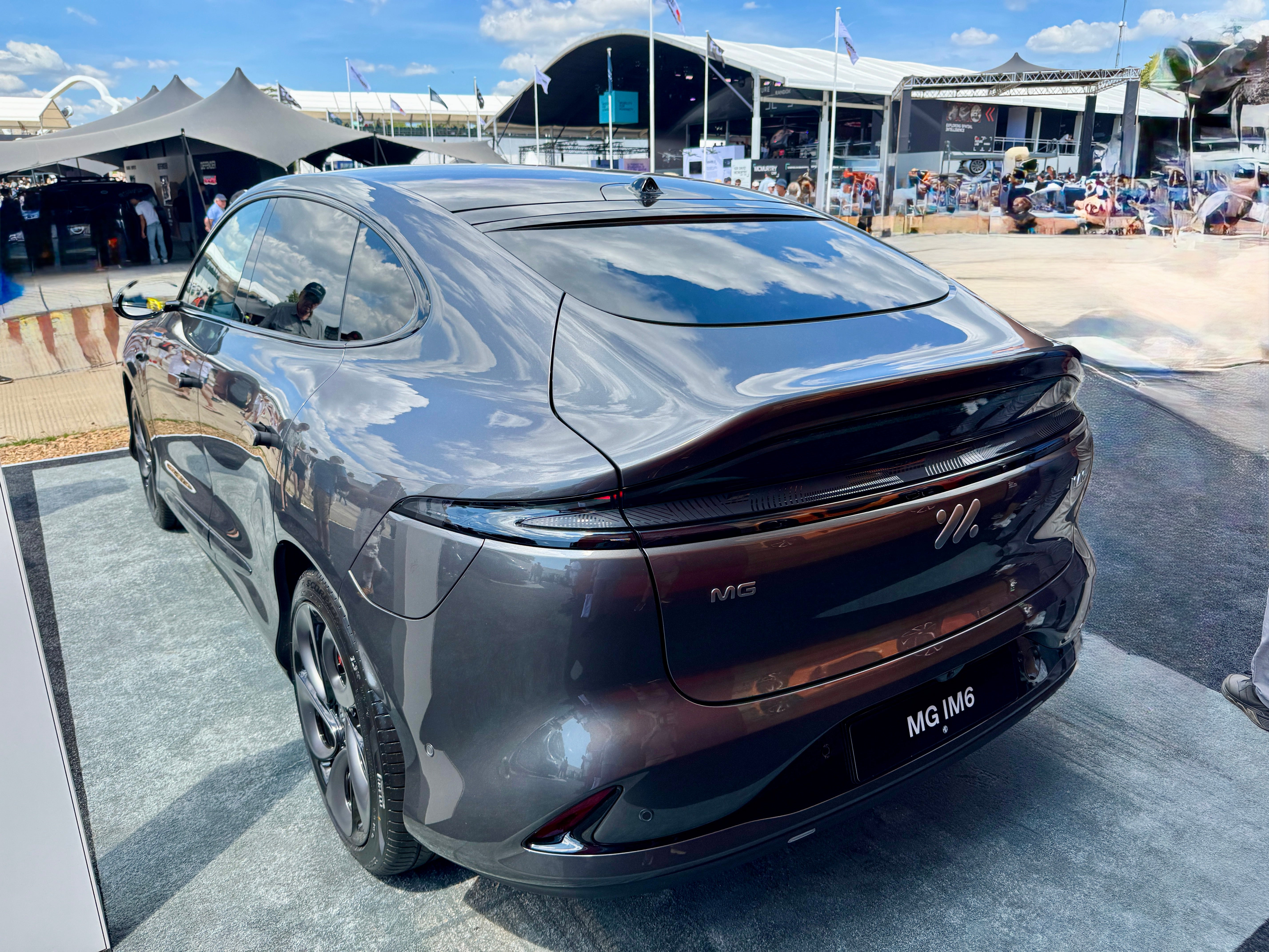 The only MG badge that appears on the IM5 and IM6 is lettering on the boot lid