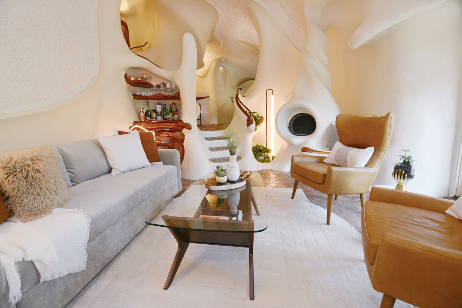 Aside from the sliding back doors, there isn't a single straight line or corner in the entire structure