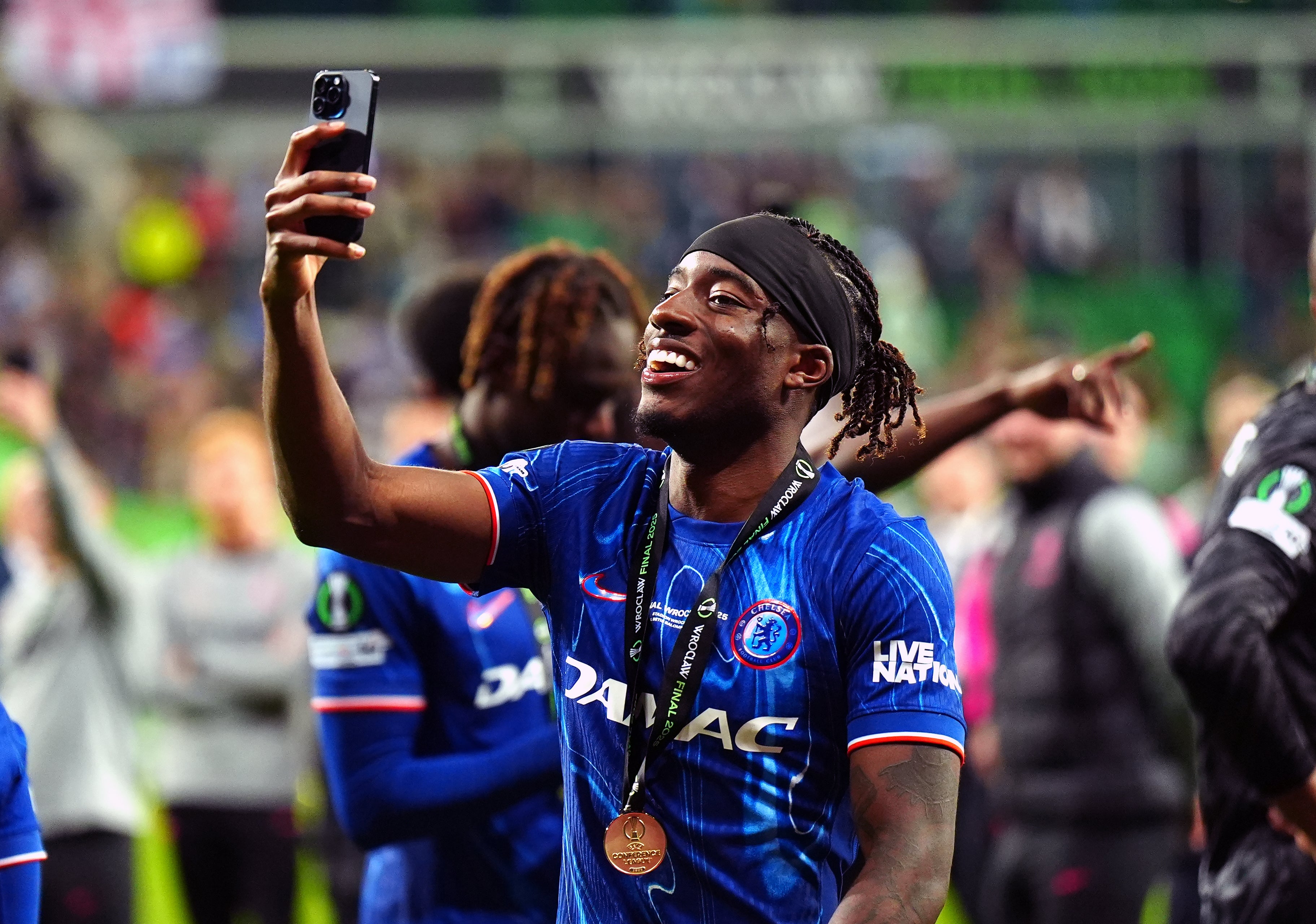 Noni Madueke is set to join Arsenal to balance the books for Chelsea