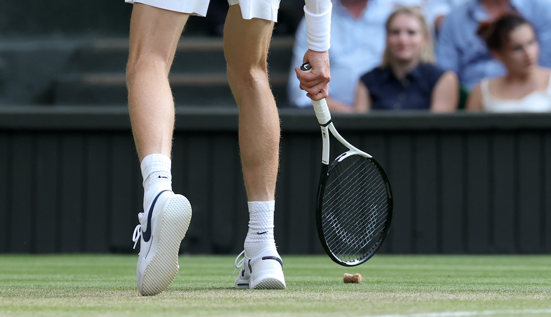 Wimbledon crowd boo spectator after champagne cork interrupts Alcaraz-Sinner final
