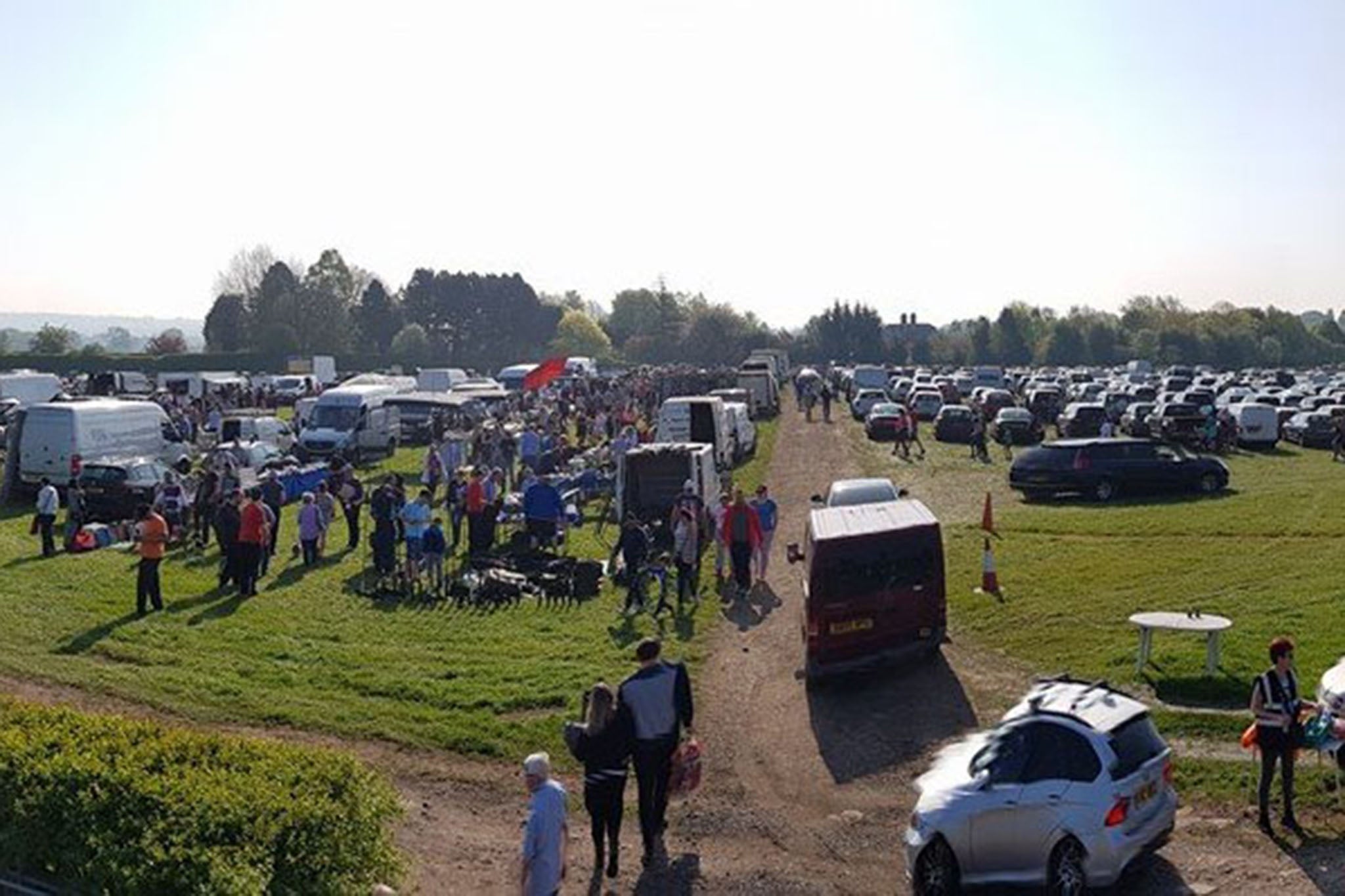 A carboot sale on Sott’s land