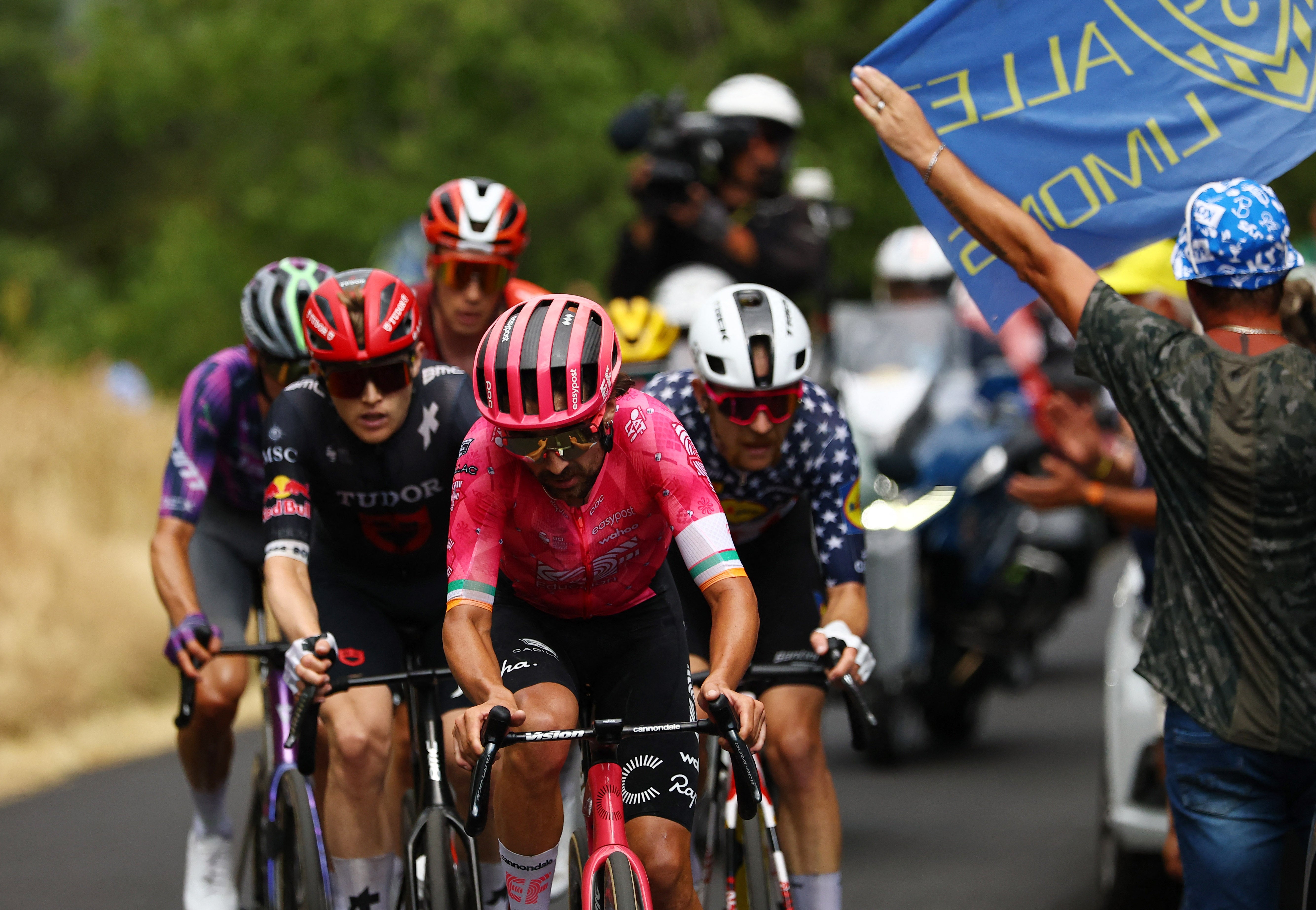 Ben Healy racing towards the yellow jersey