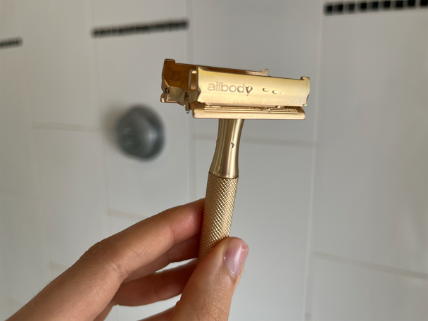 Best womens eco friendly razor IndyBest review Angle allbody razor 