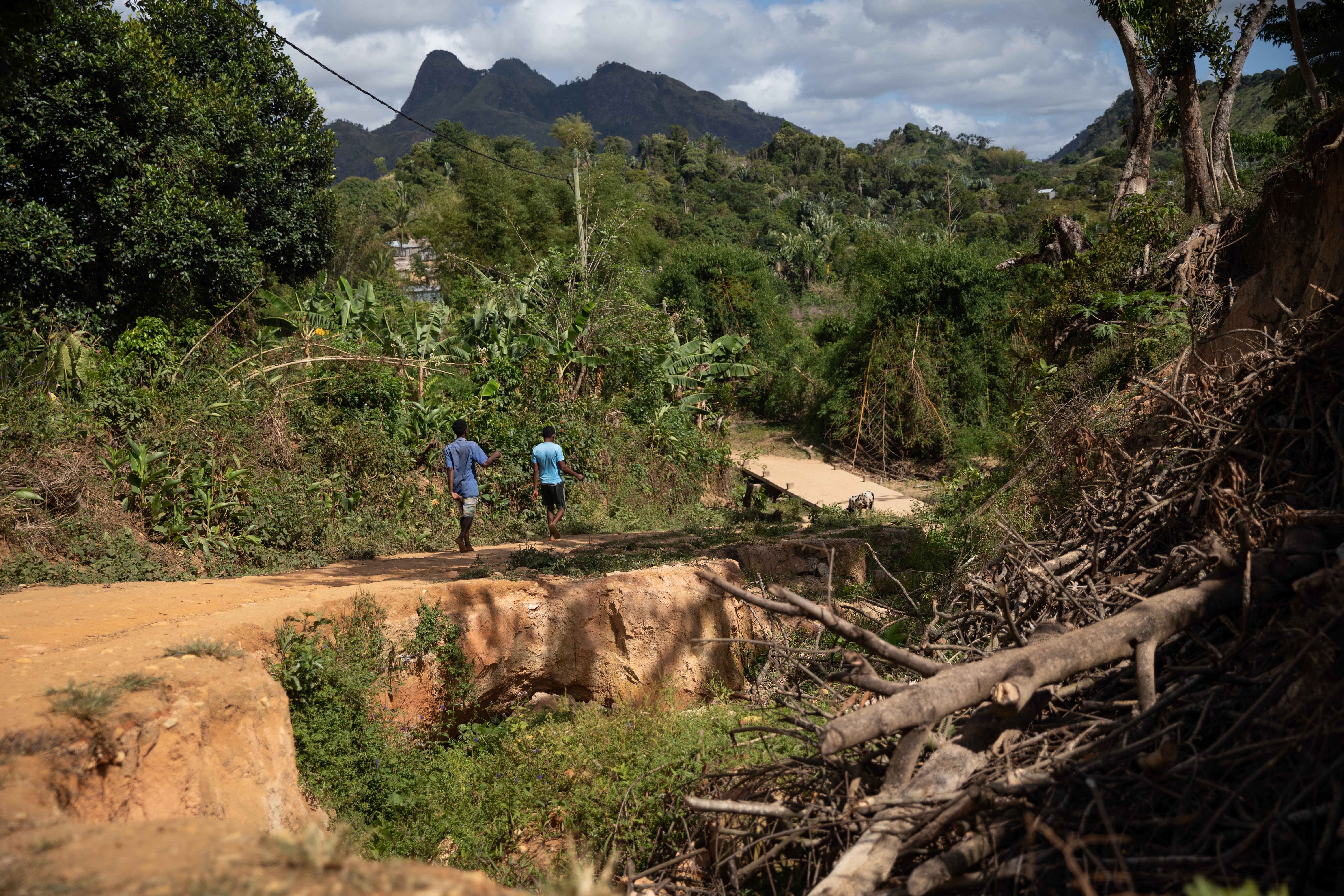 A section of the unpaved road to Andrahanjo that was washed away by recent rains