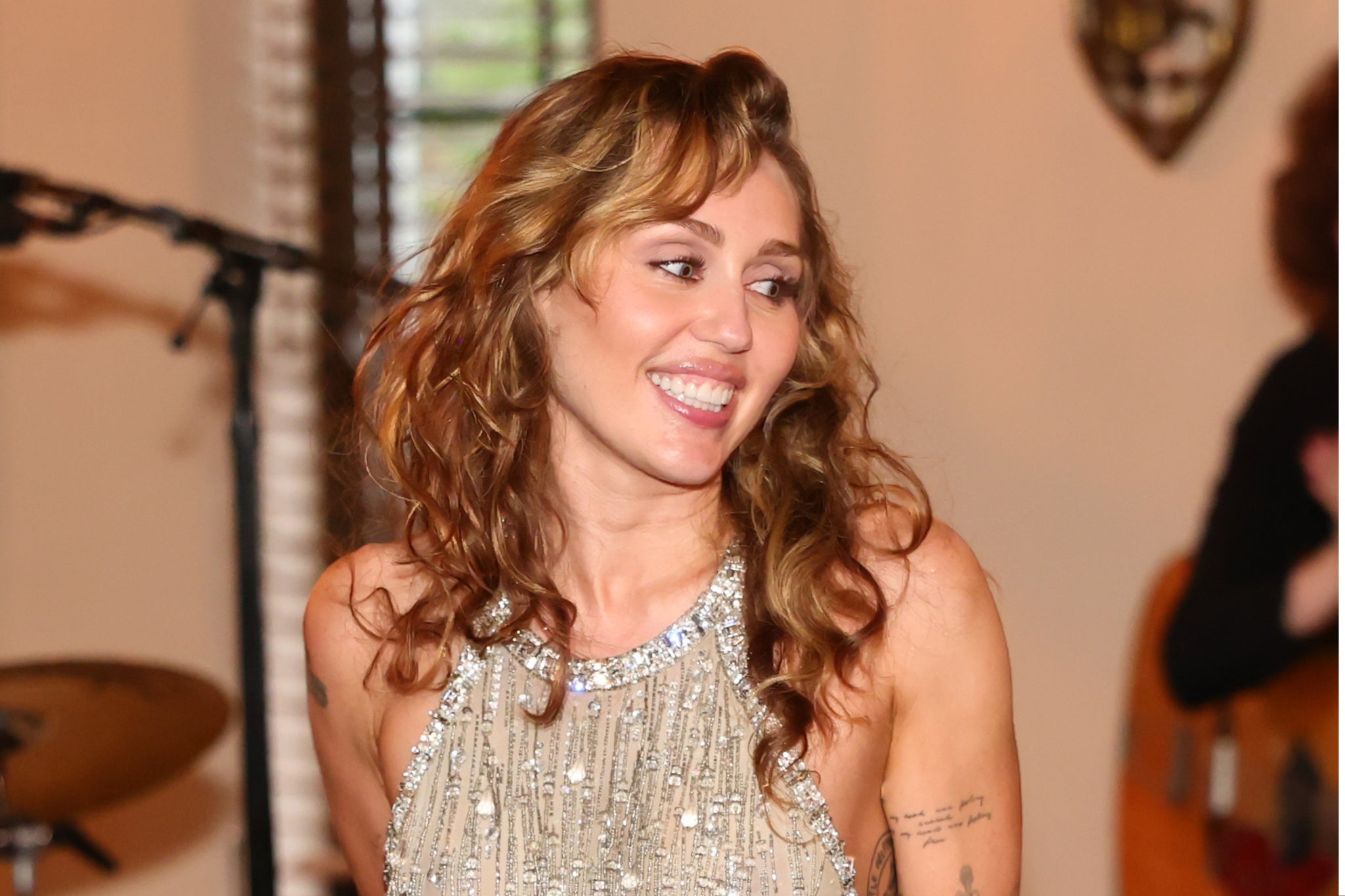 Miley Cyrus clarifies the real reason why she won’t be going on tour soon