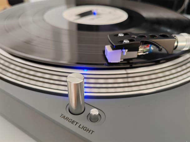 Lenco L-3810GY record player